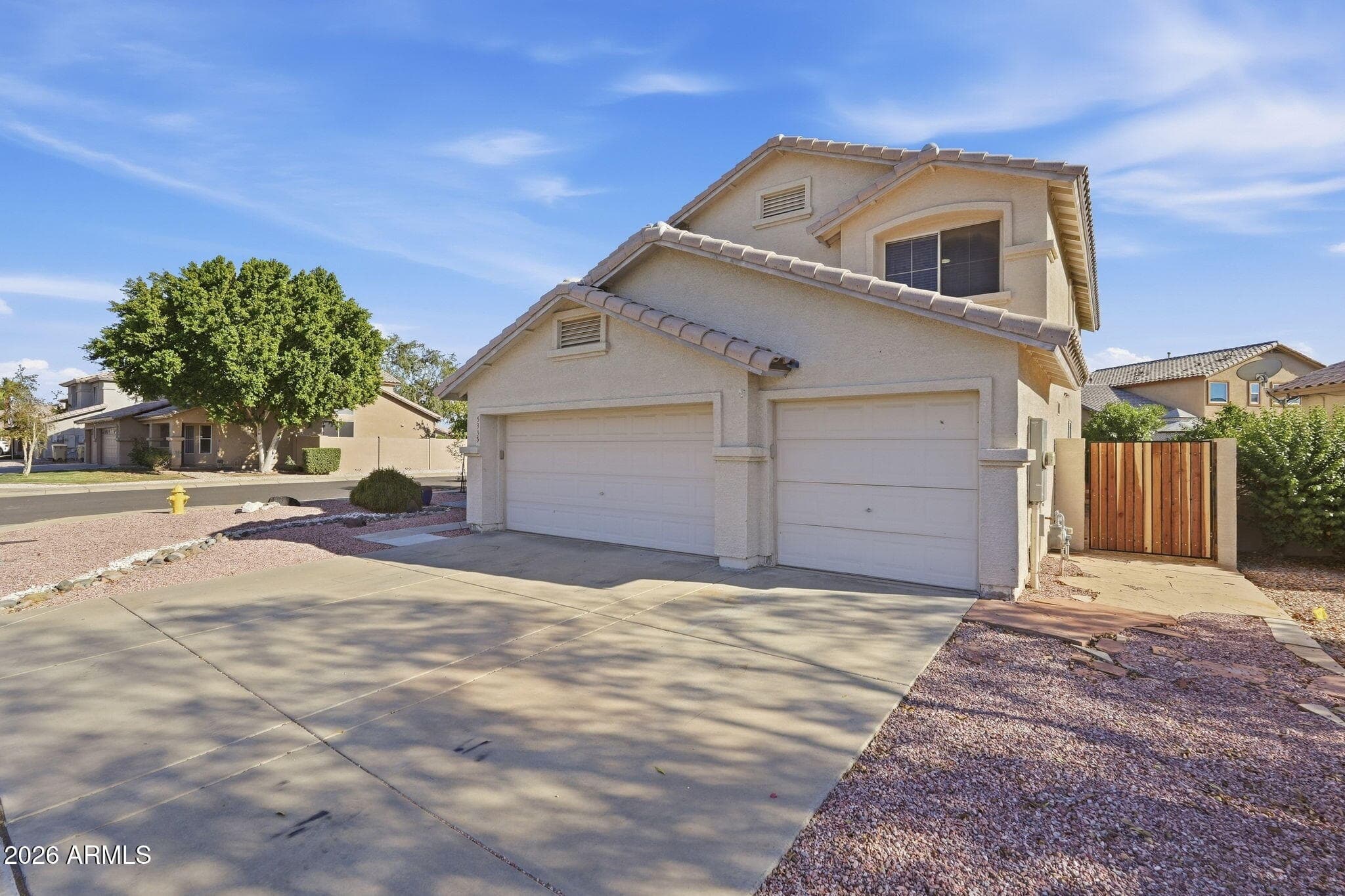 5335 W Kerry Lane — photo 3