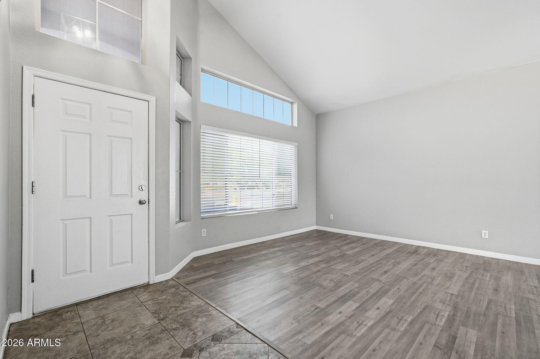 5335 W Kerry Lane — photo 5