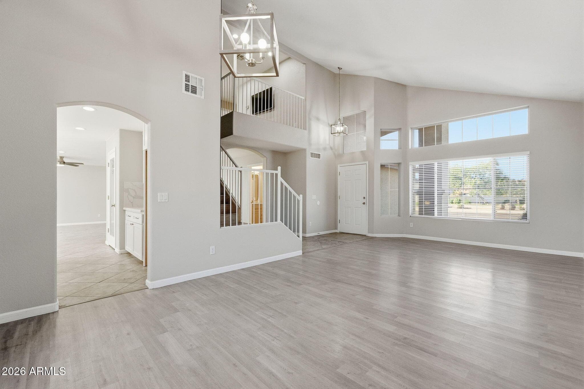 5335 W Kerry Lane — photo 6