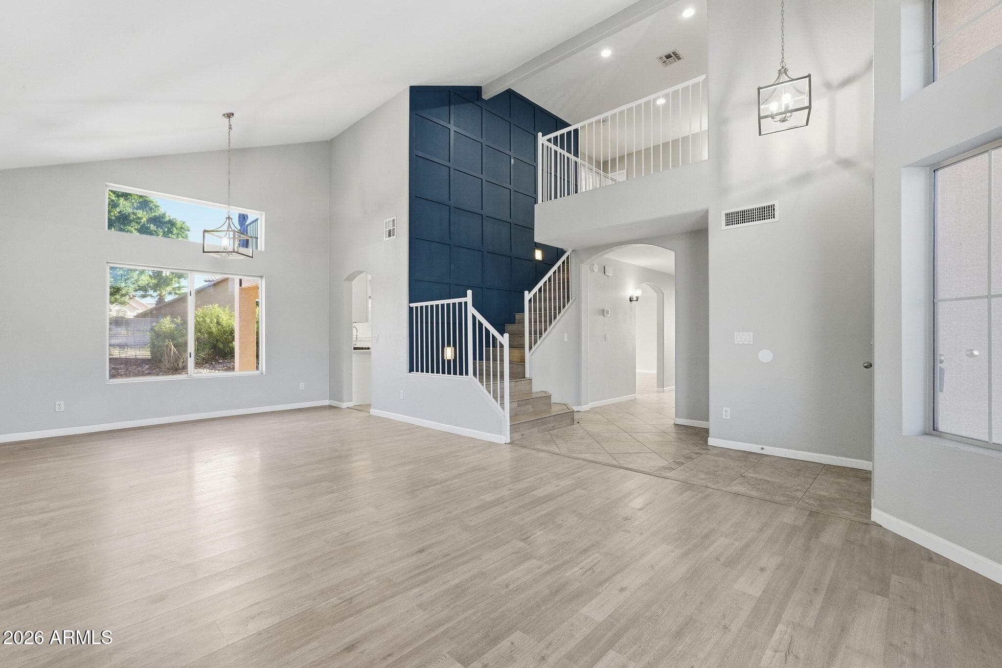 5335 W Kerry Lane — photo 7