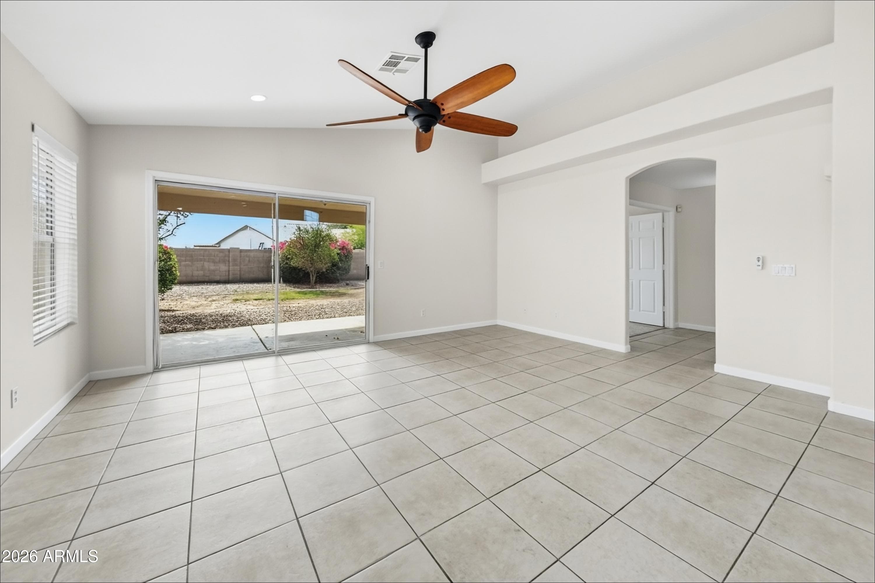 627 E Shannon Street — photo 8