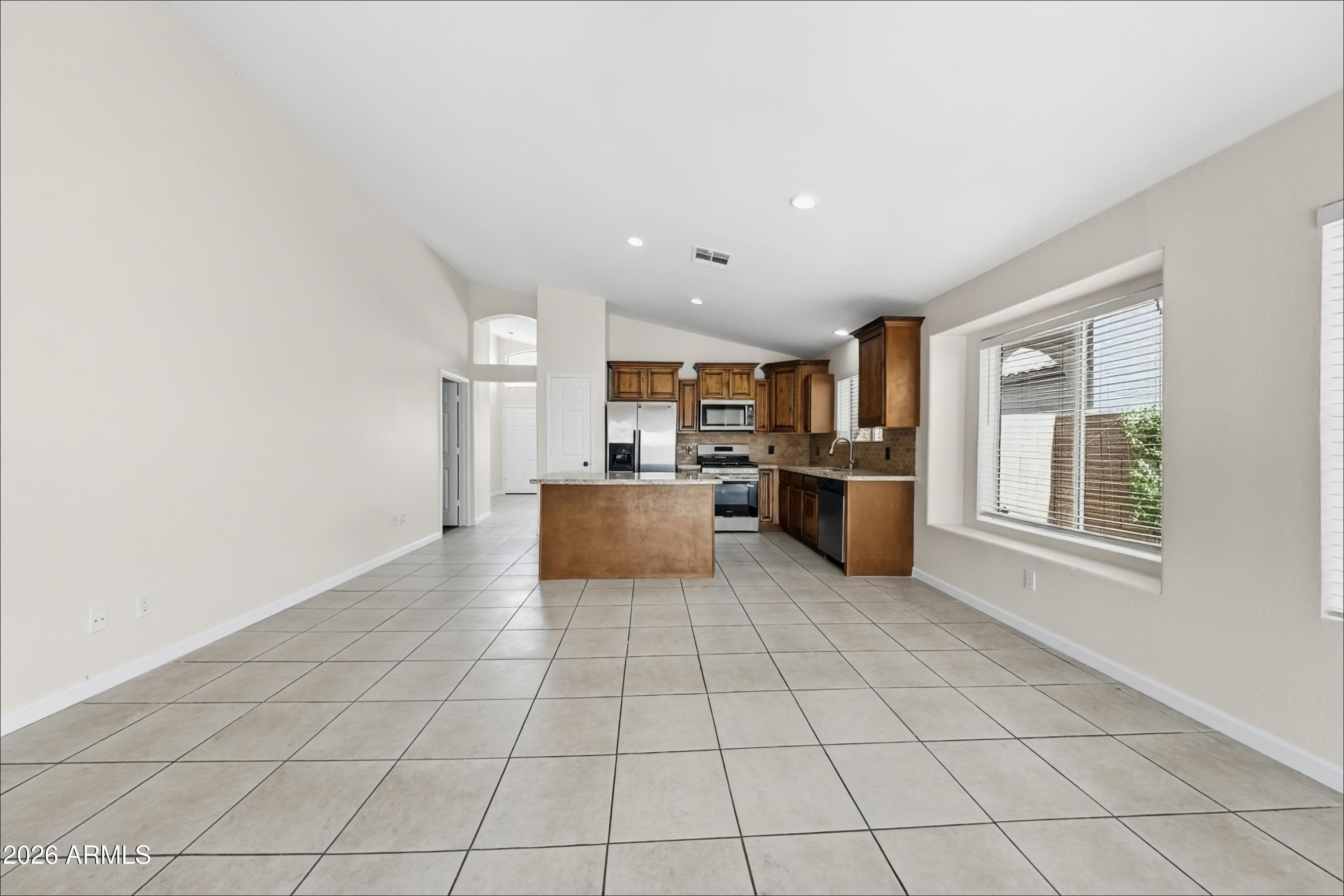627 E Shannon Street — photo 3