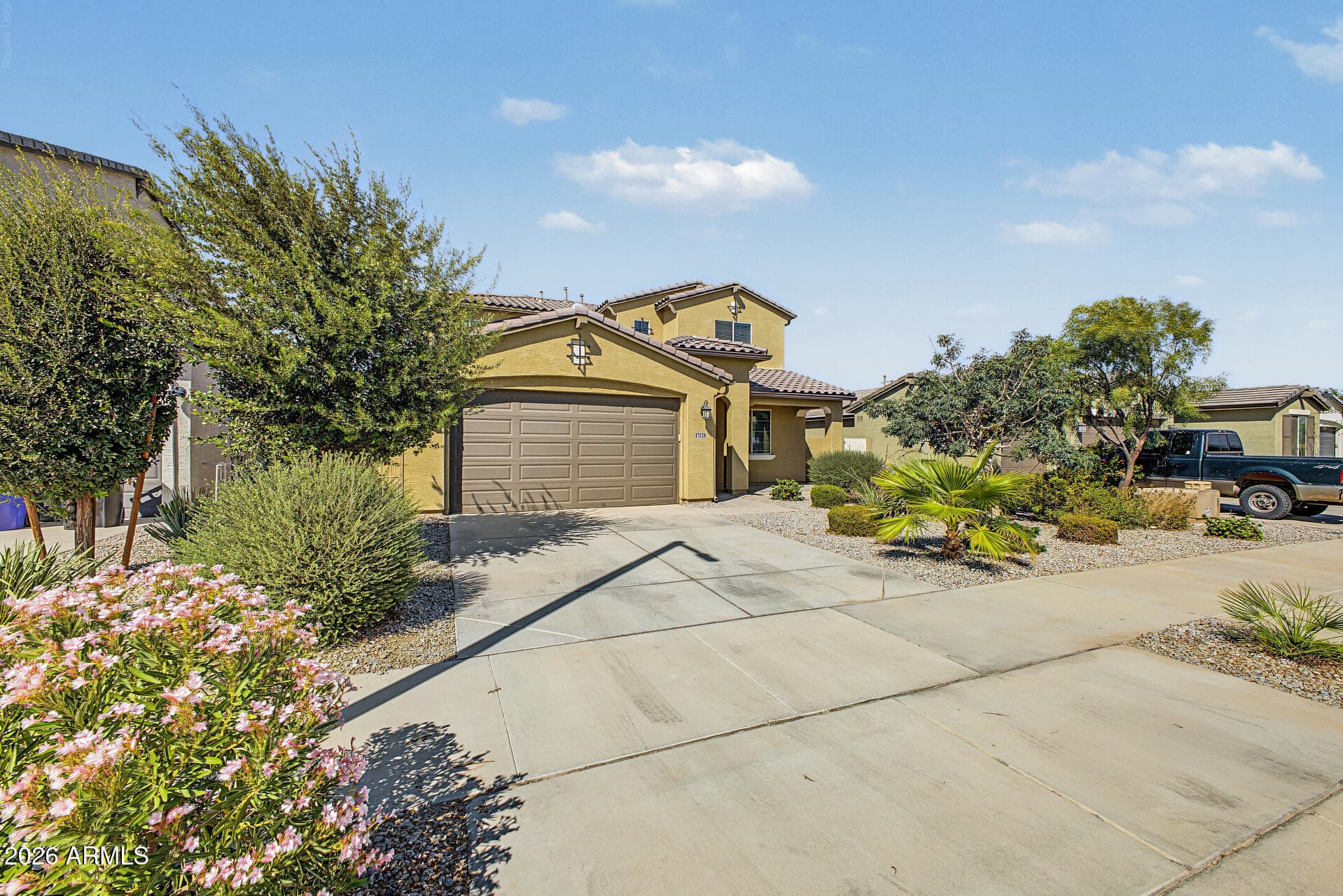 17228 W Dahlia Drive — photo 7