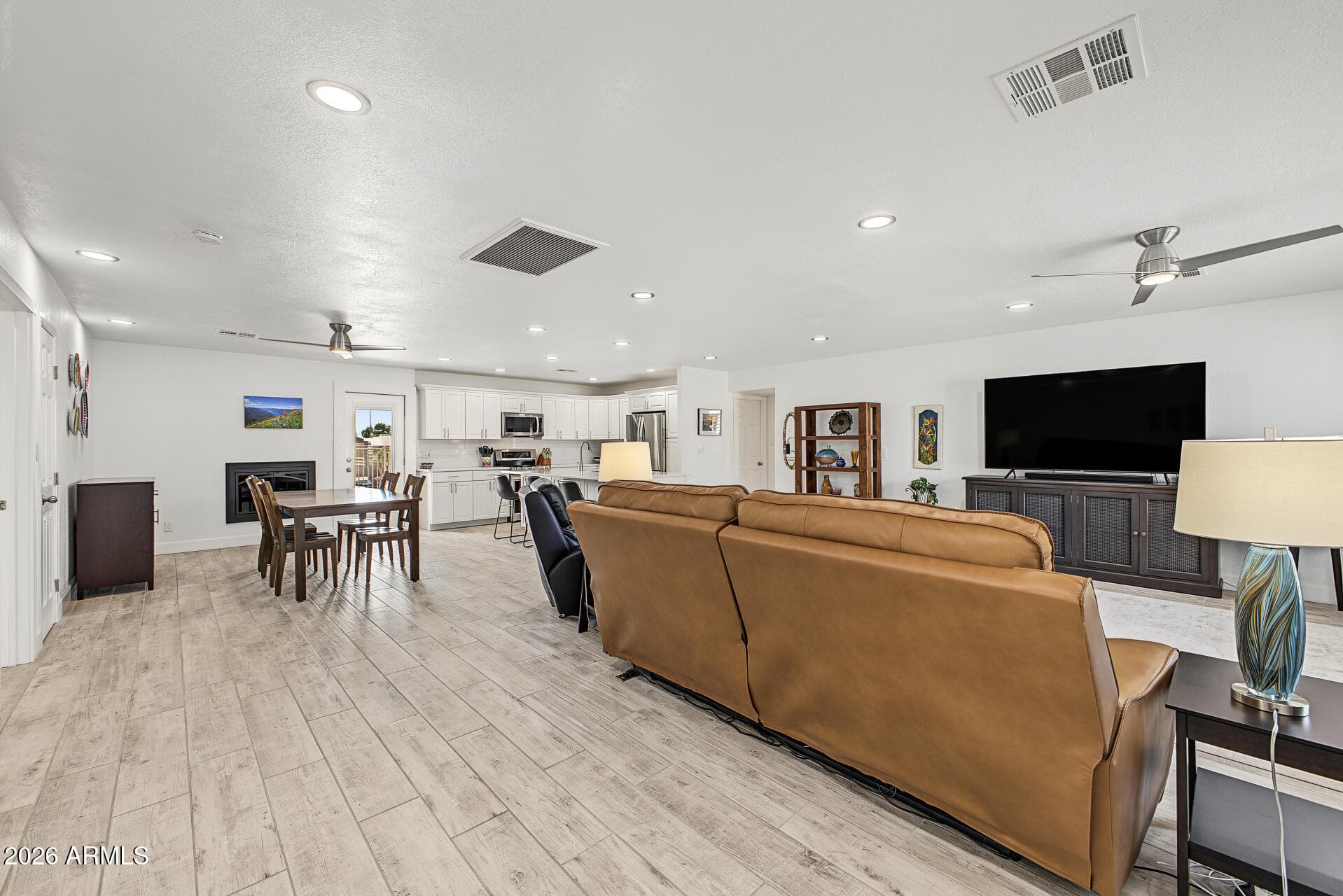 5763 W Marconi Avenue — photo 6