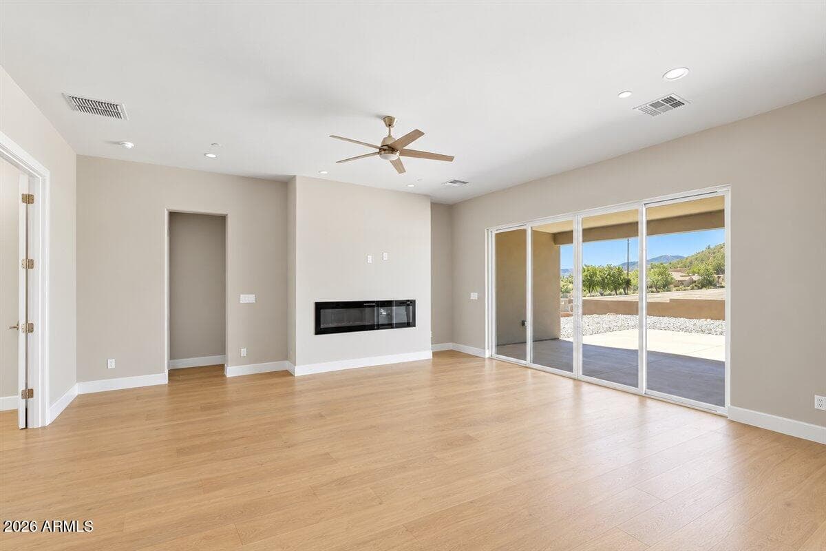 395 Zachary Drive — photo 4