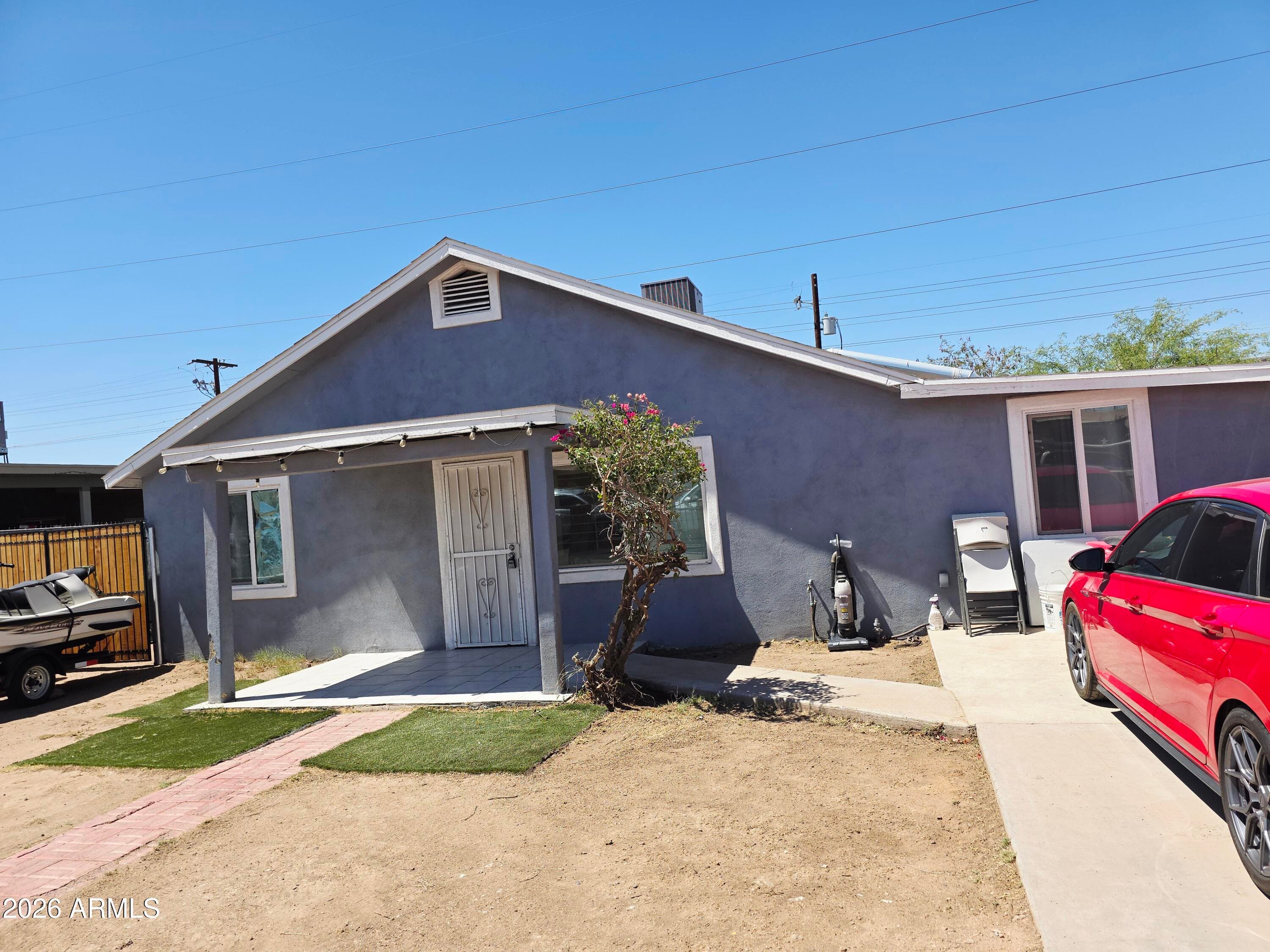 2422 W Hadley Street — photo 2