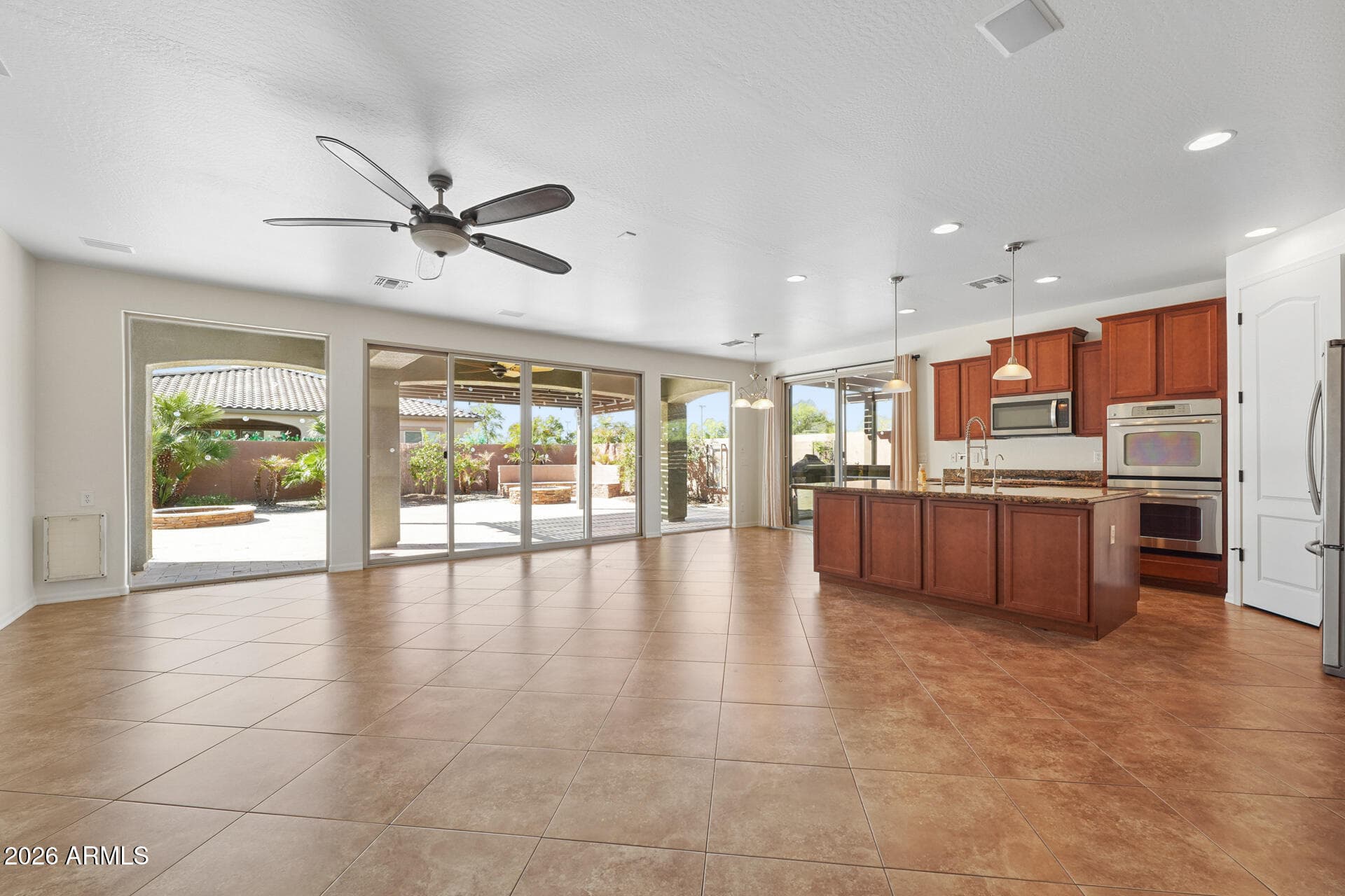 1633 E Nightingale Lane — photo 4