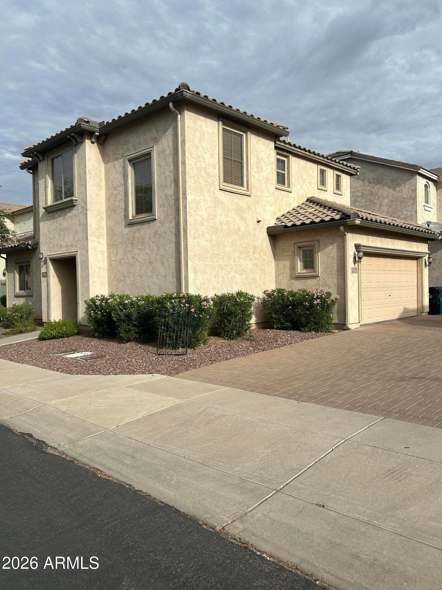 1936 W Davis Road — photo 2