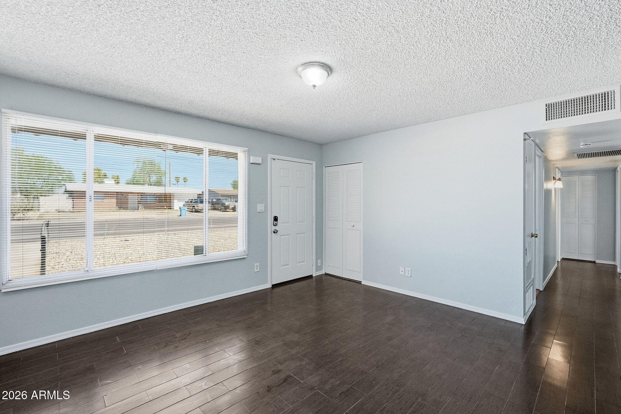 2219 W Cholla Street — photo 3