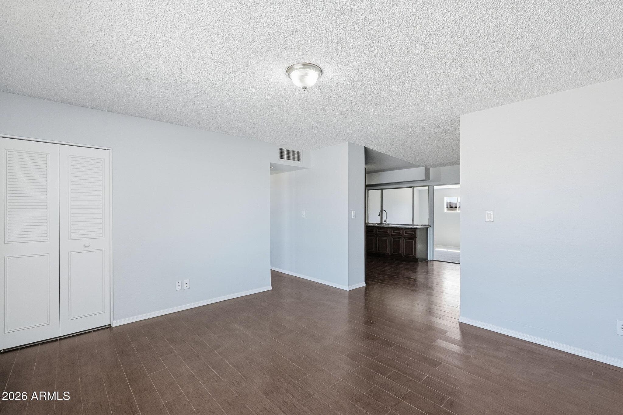 2219 W Cholla Street — photo 4