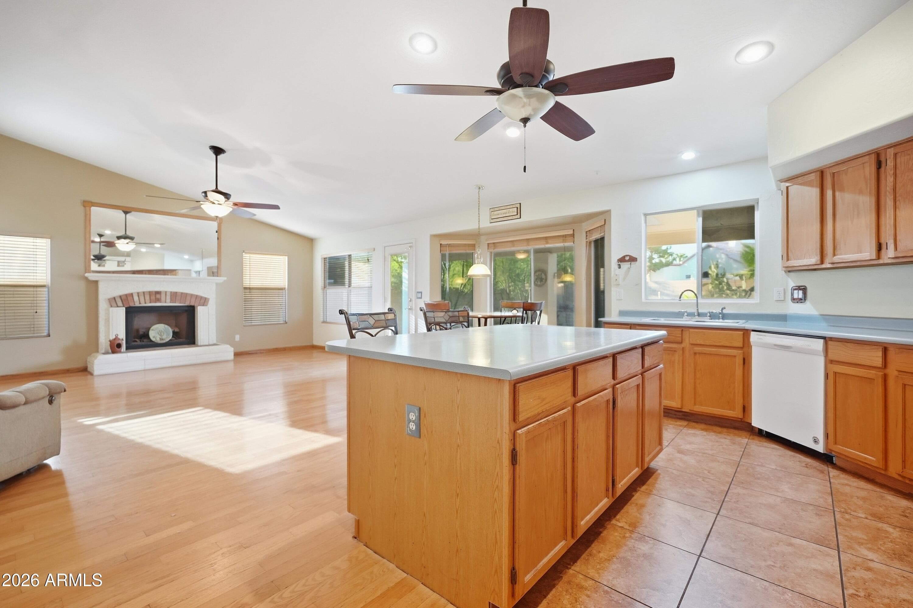 4564 W Tyson Street — photo 5