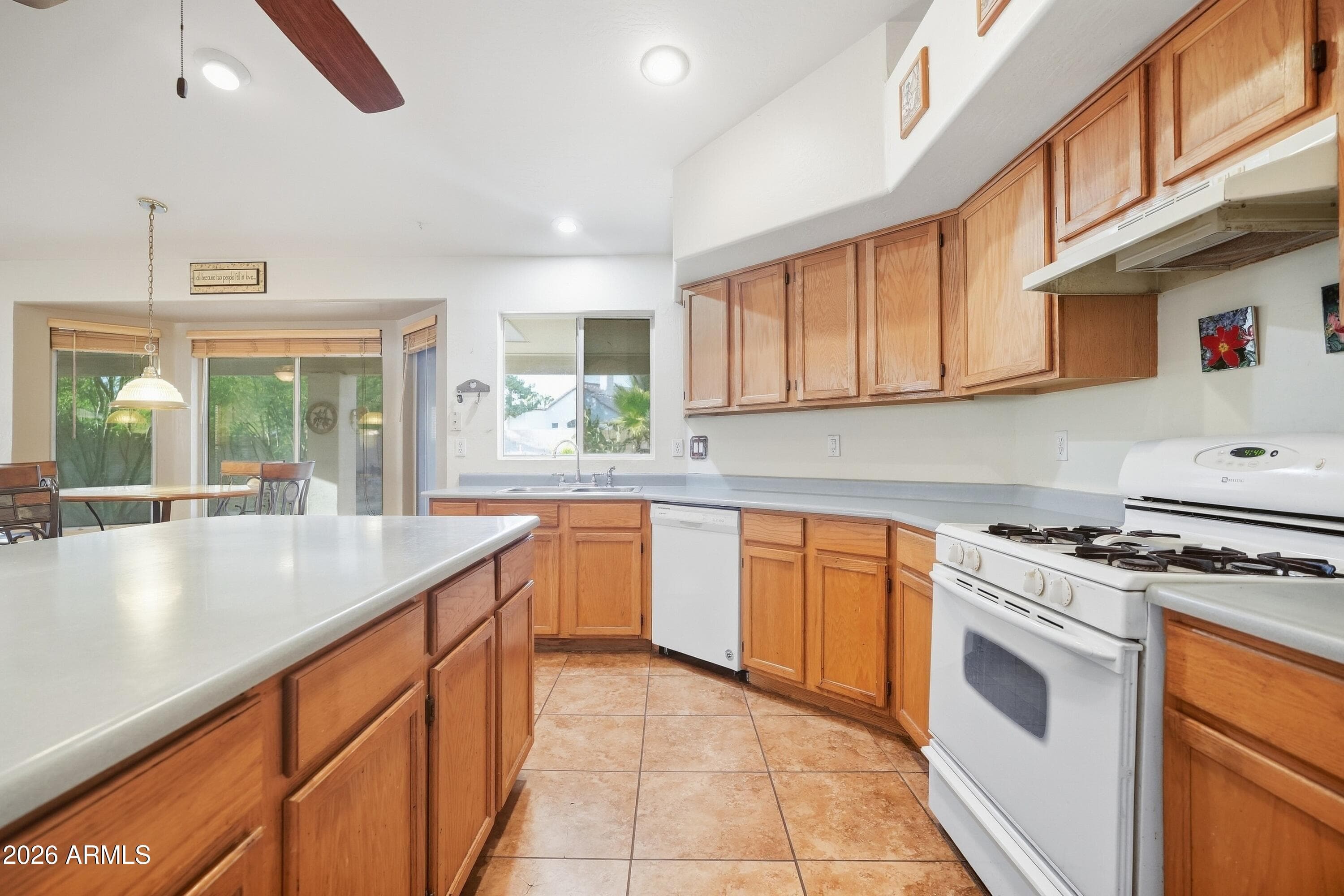 4564 W Tyson Street — photo 6