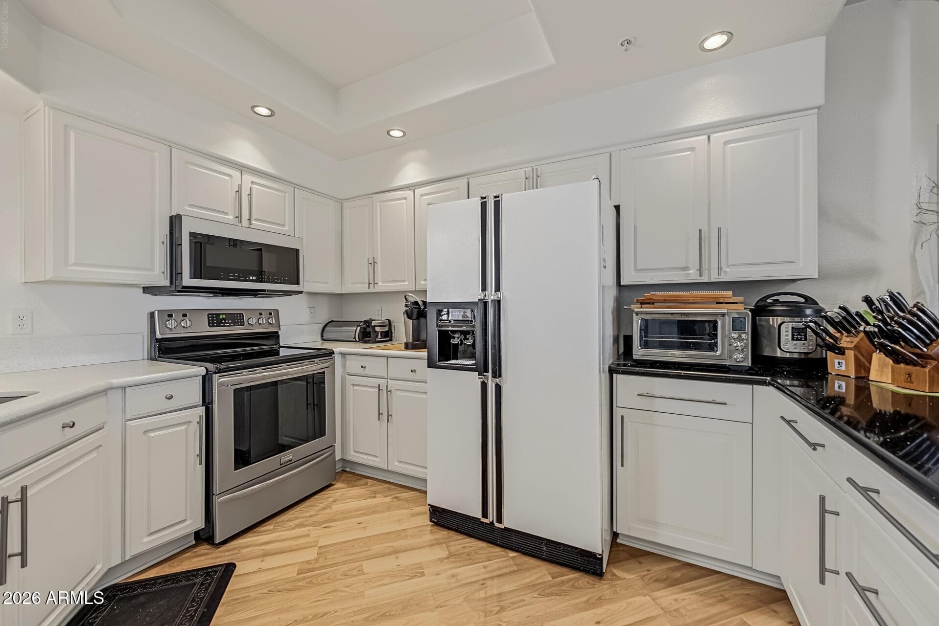 9151 W Greenway Road 226 — photo 5