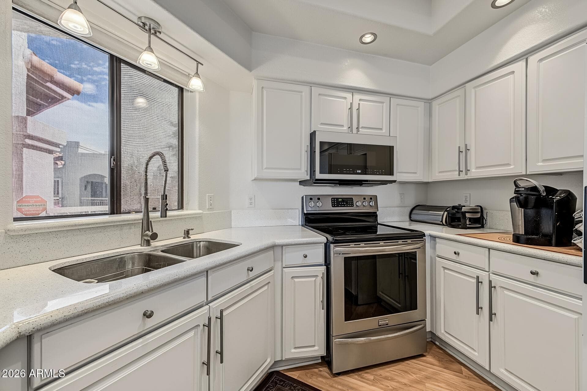 9151 W Greenway Road 226 — photo 3