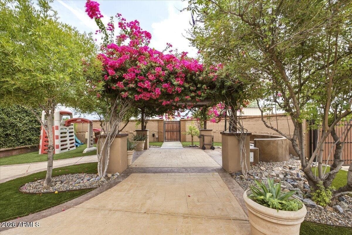 11037 E Grove Street — photo 3