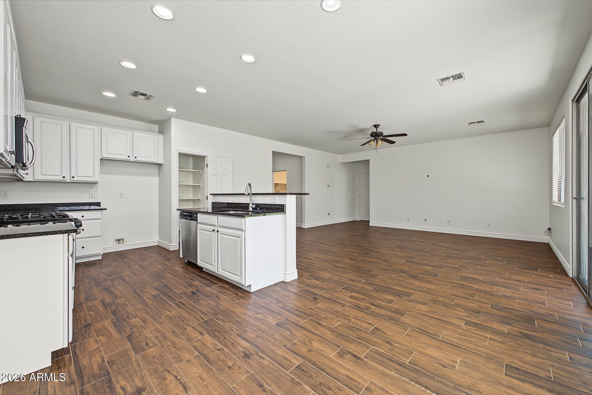 5439 W Quail Track Drive — photo 8