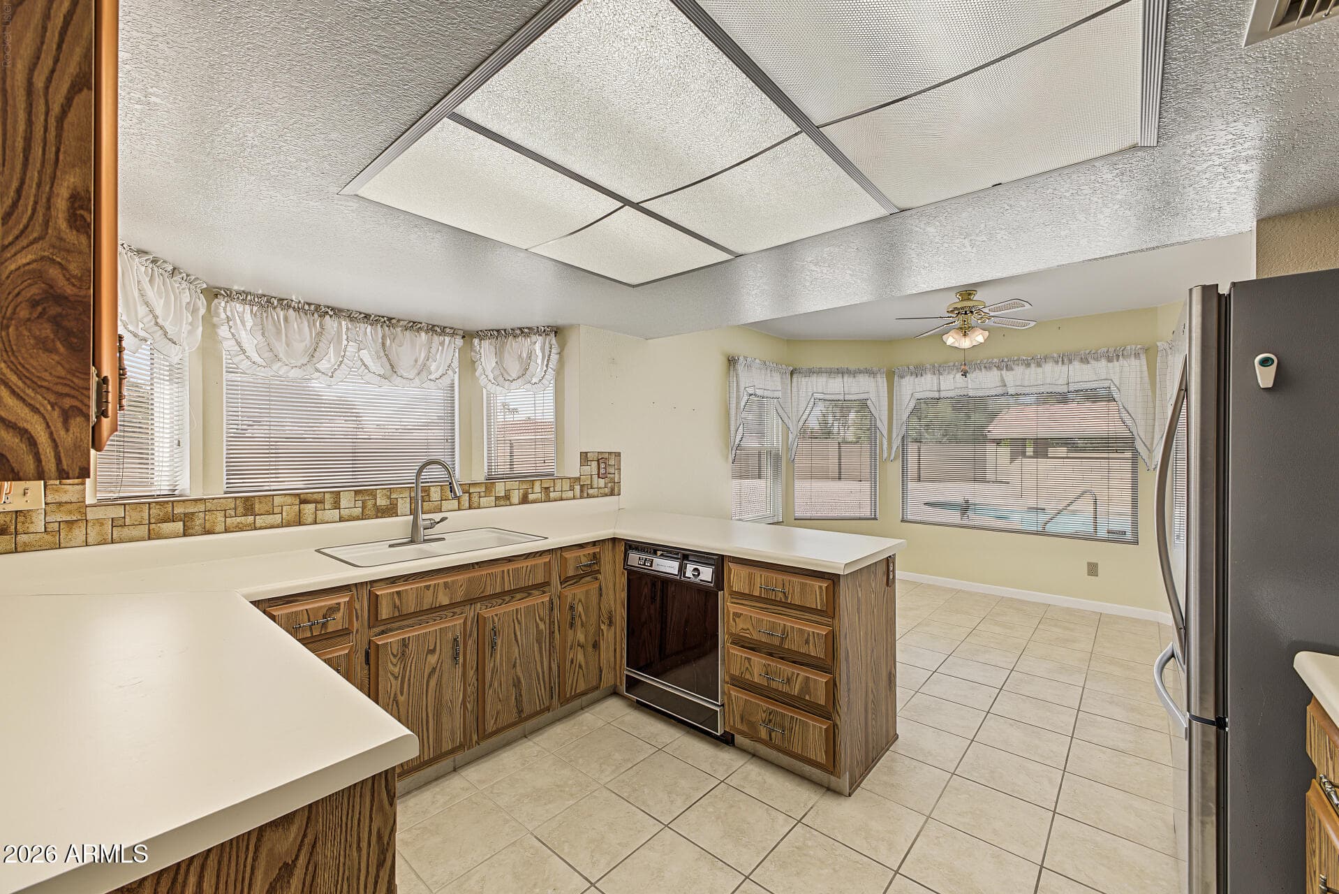 2336 W Highland Court — photo 3