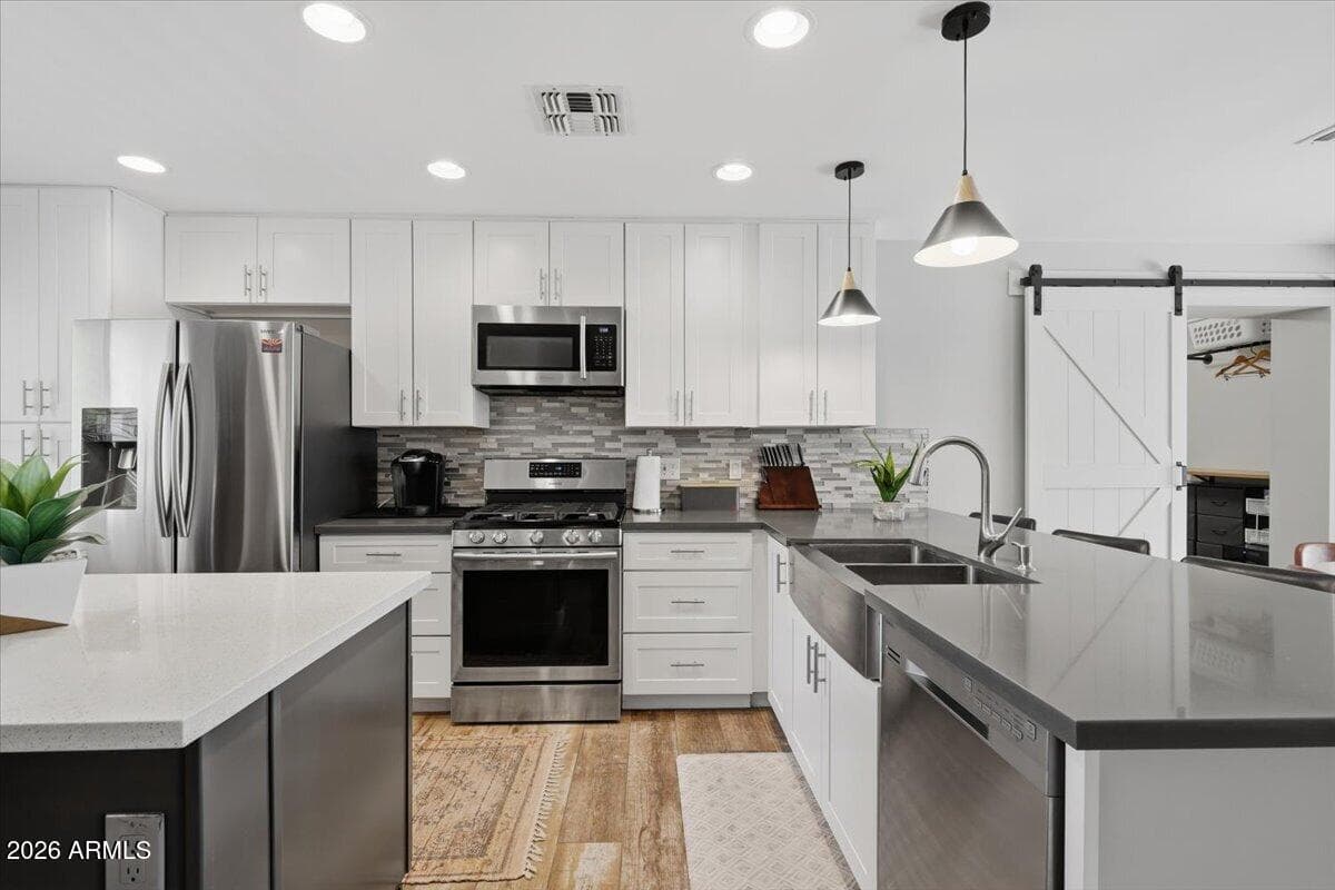 1209 W Medlock Drive — photo 8