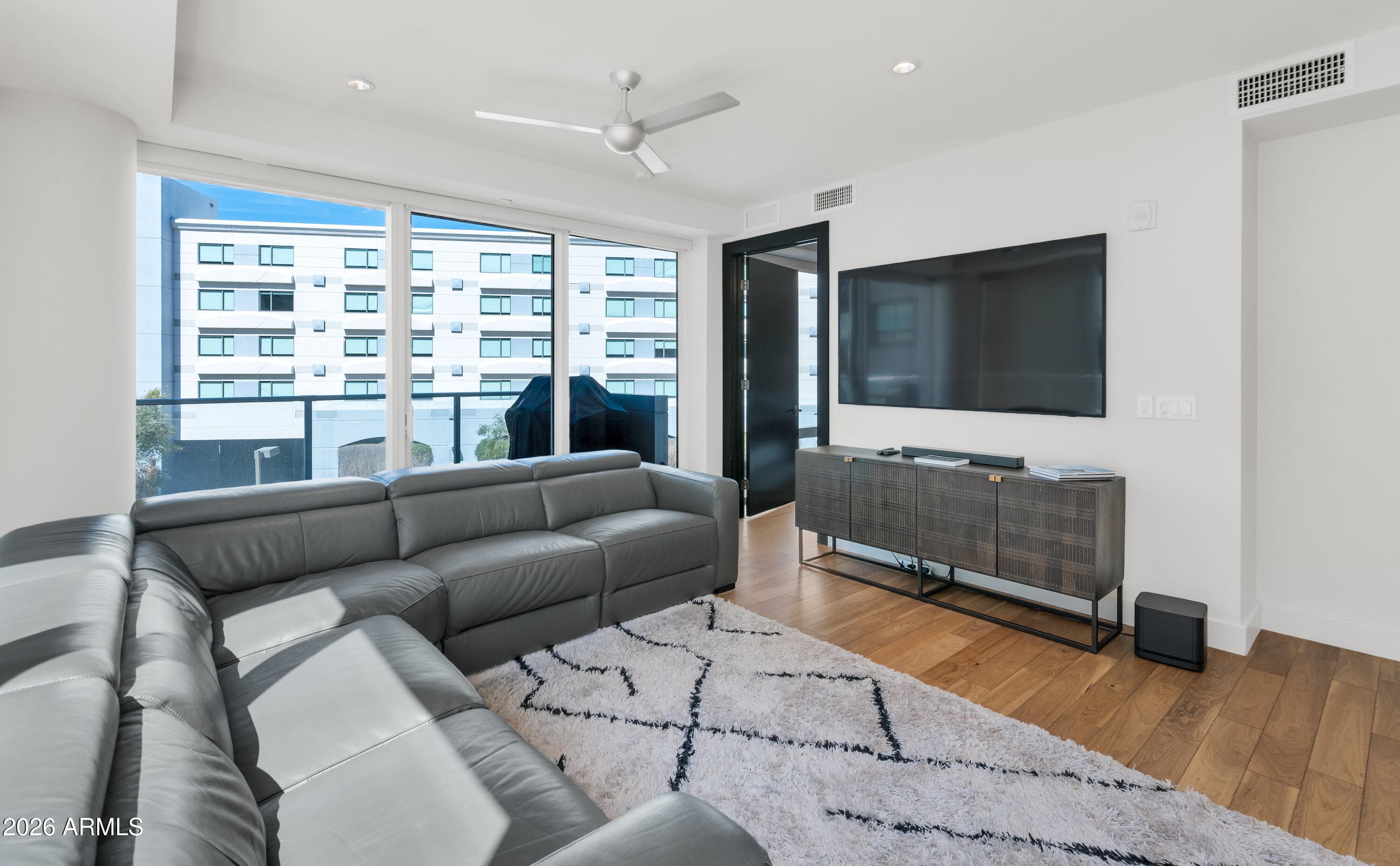 4422 N 75th Street 3007 — photo 3