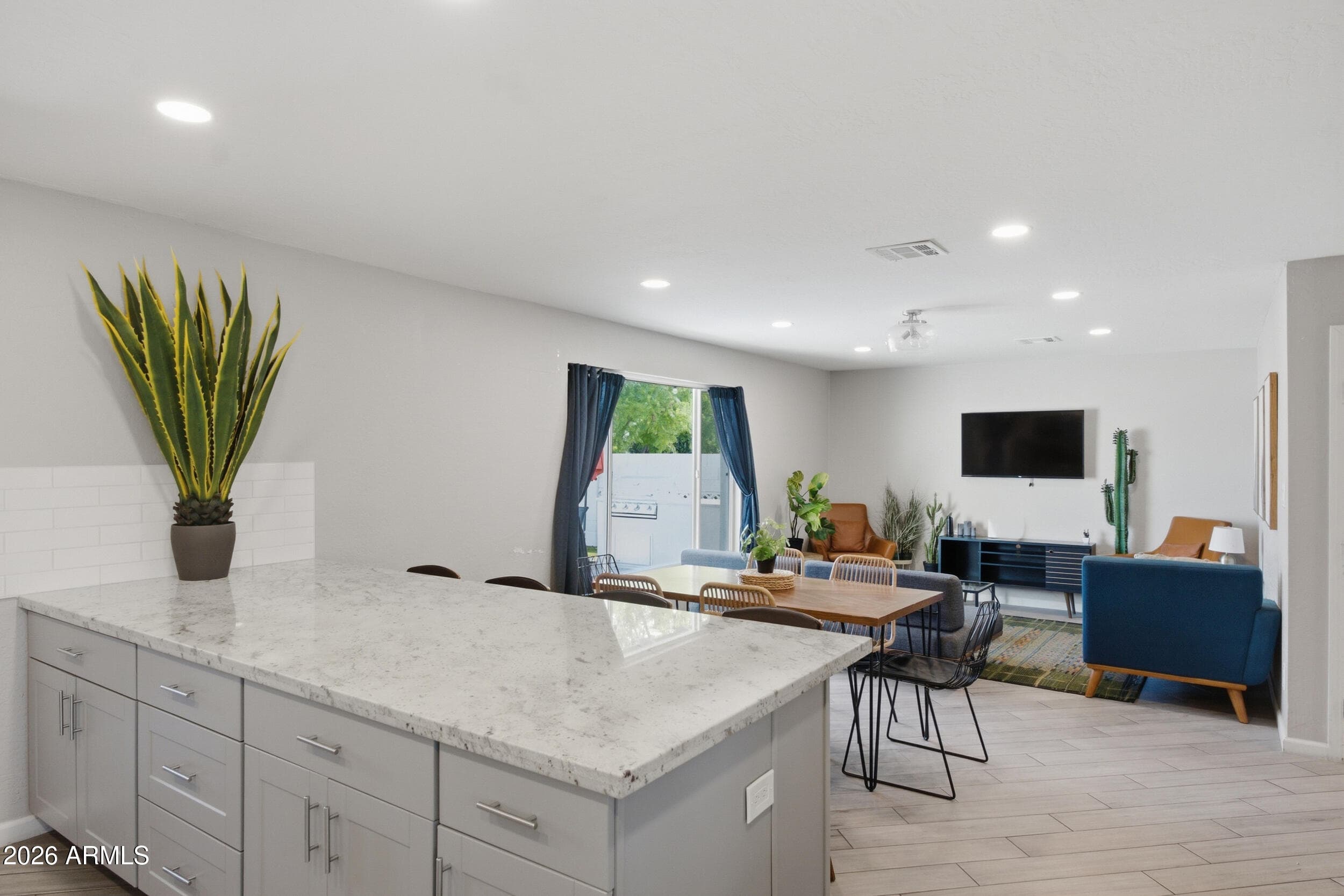 6444 E Sheridan Street — photo 8