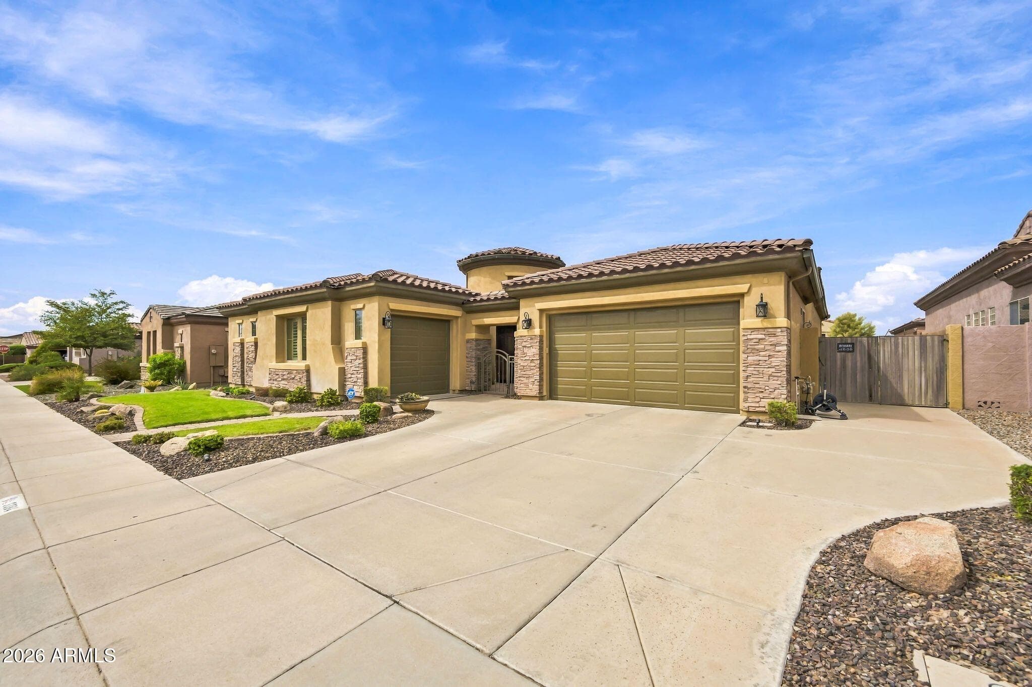 3384 E Cardinal Way — photo 2
