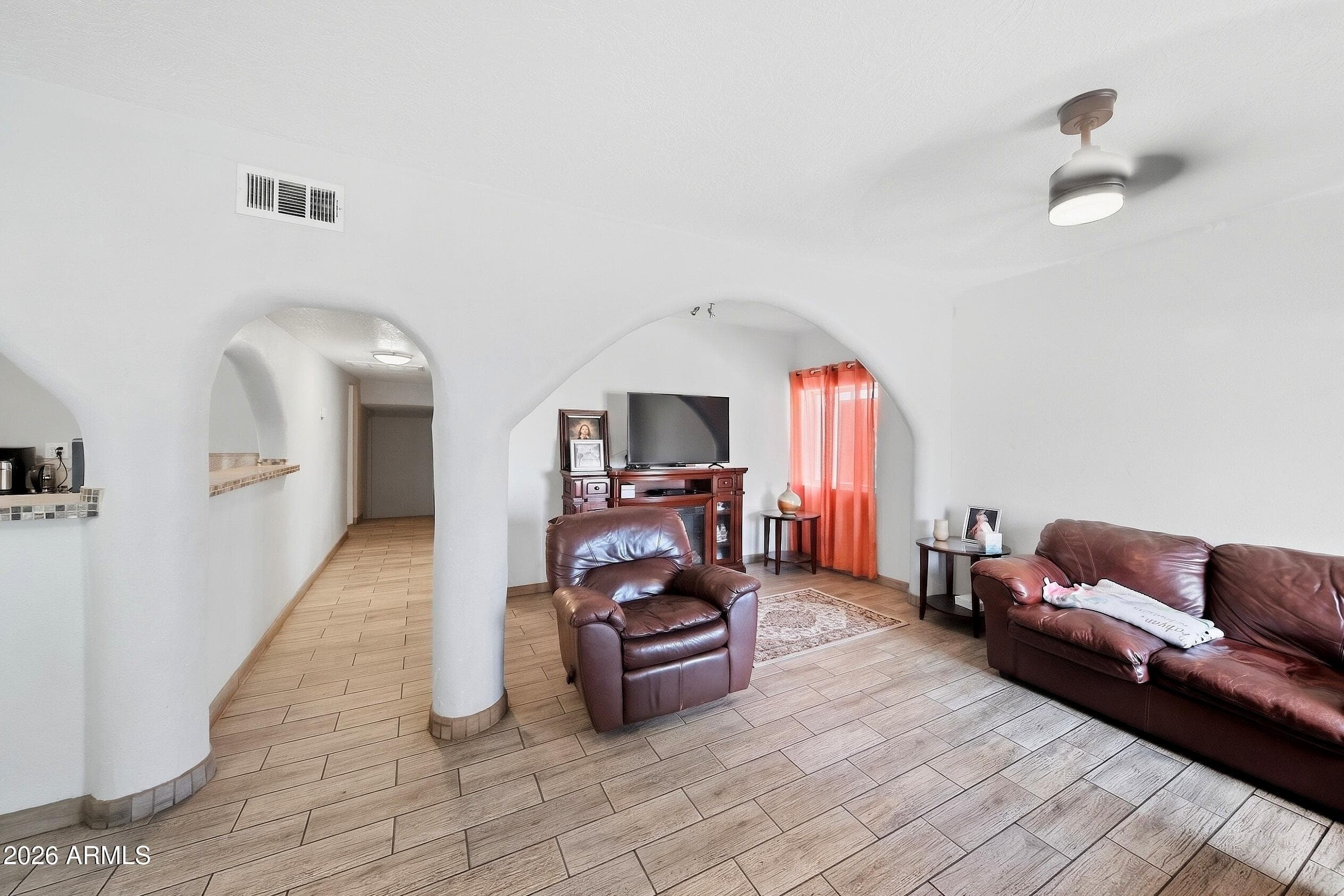 1015 E Moreland Street — photo 6