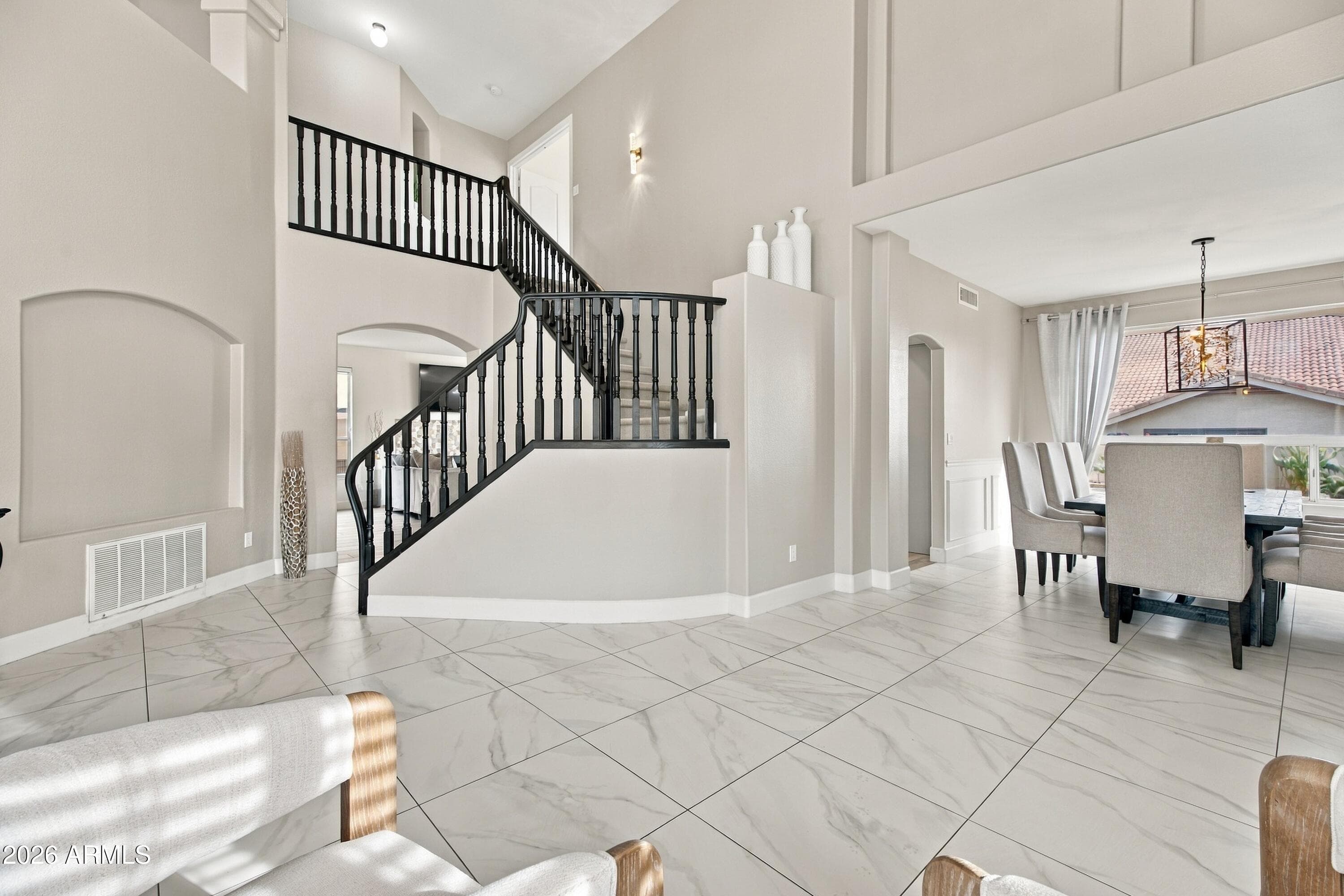 1327 E Hiddenview Drive — photo 4