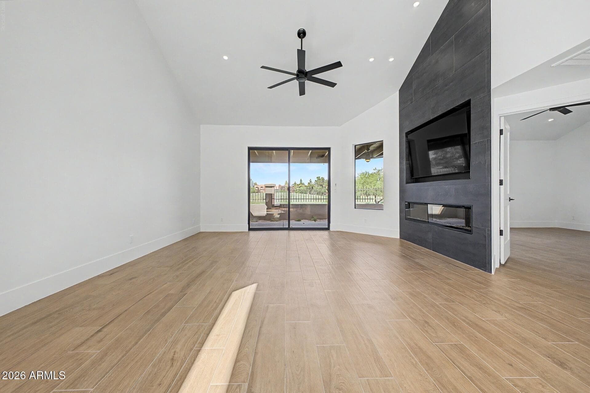 4024 E Paradise Drive — photo 3