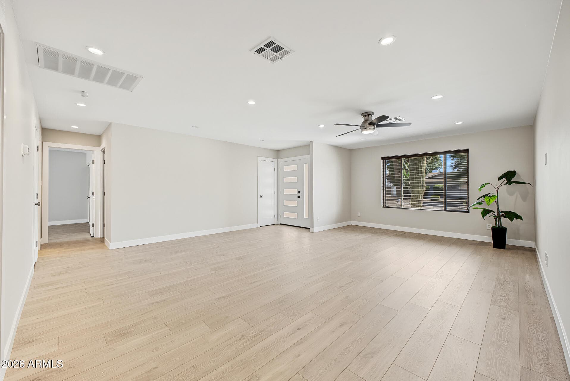 1650 W Loma Lane — photo 4