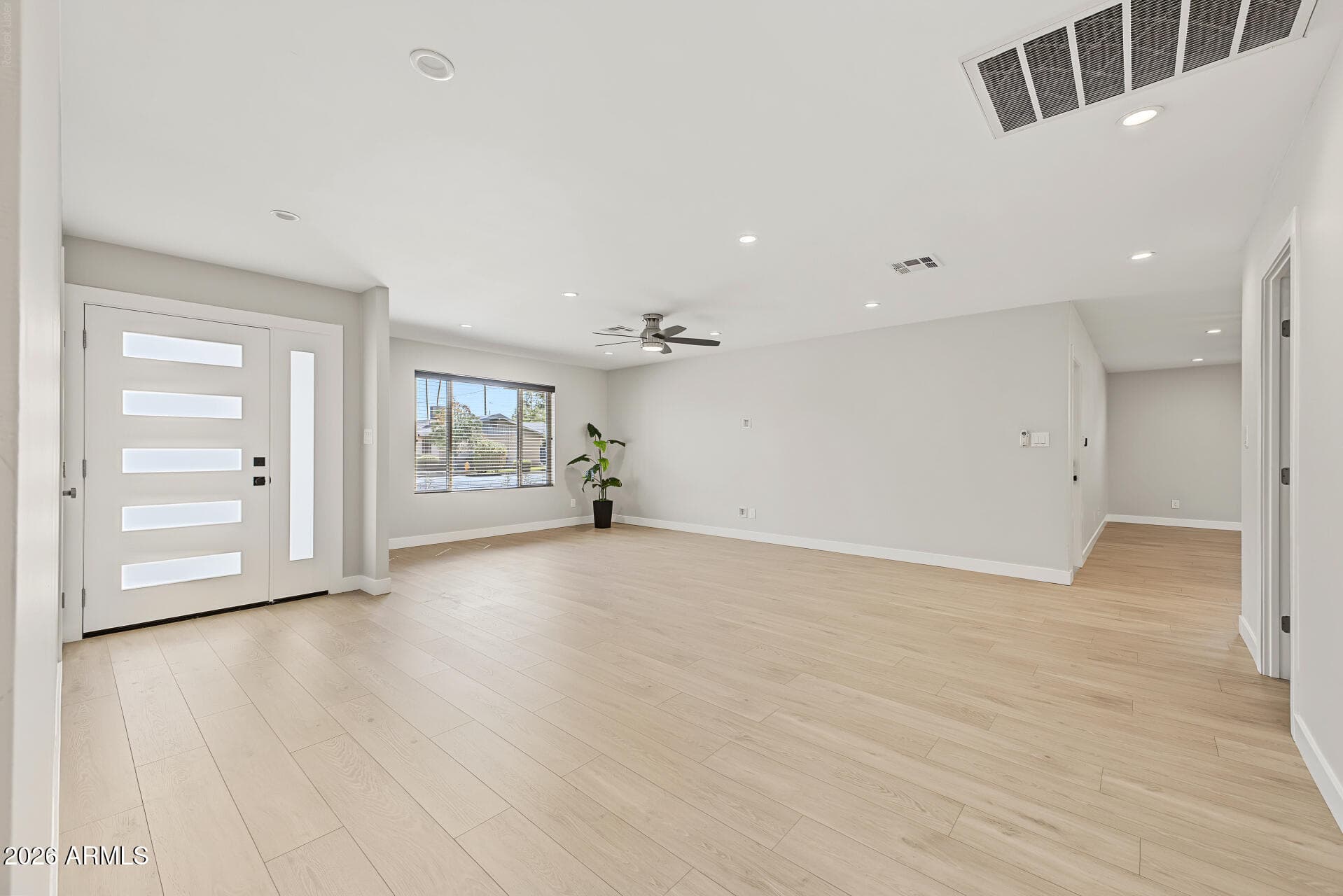 1650 W Loma Lane — photo 2