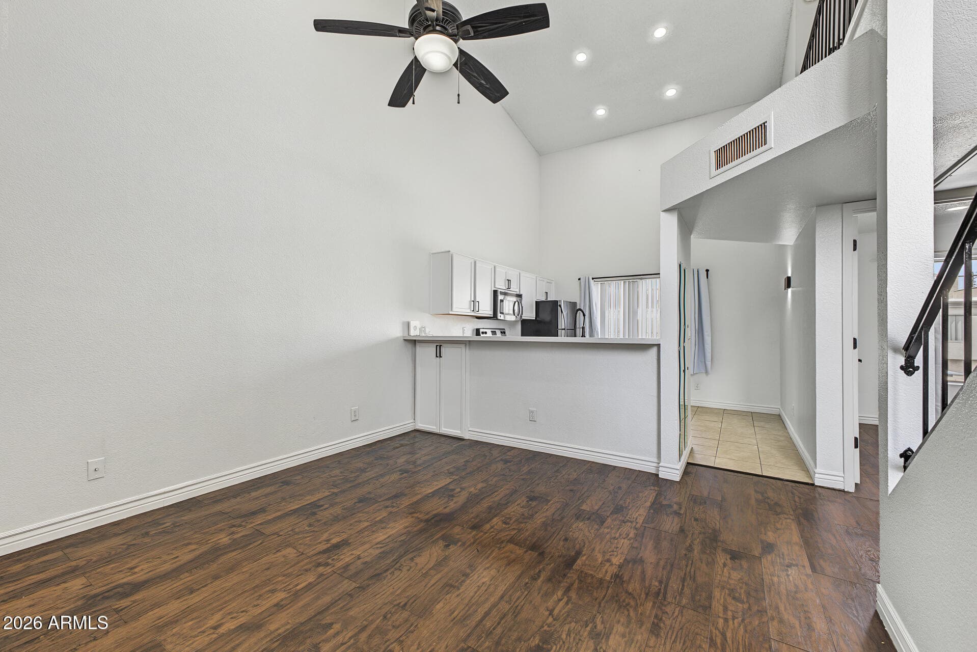 4828 W Orangewood Avenue 202 — photo 3