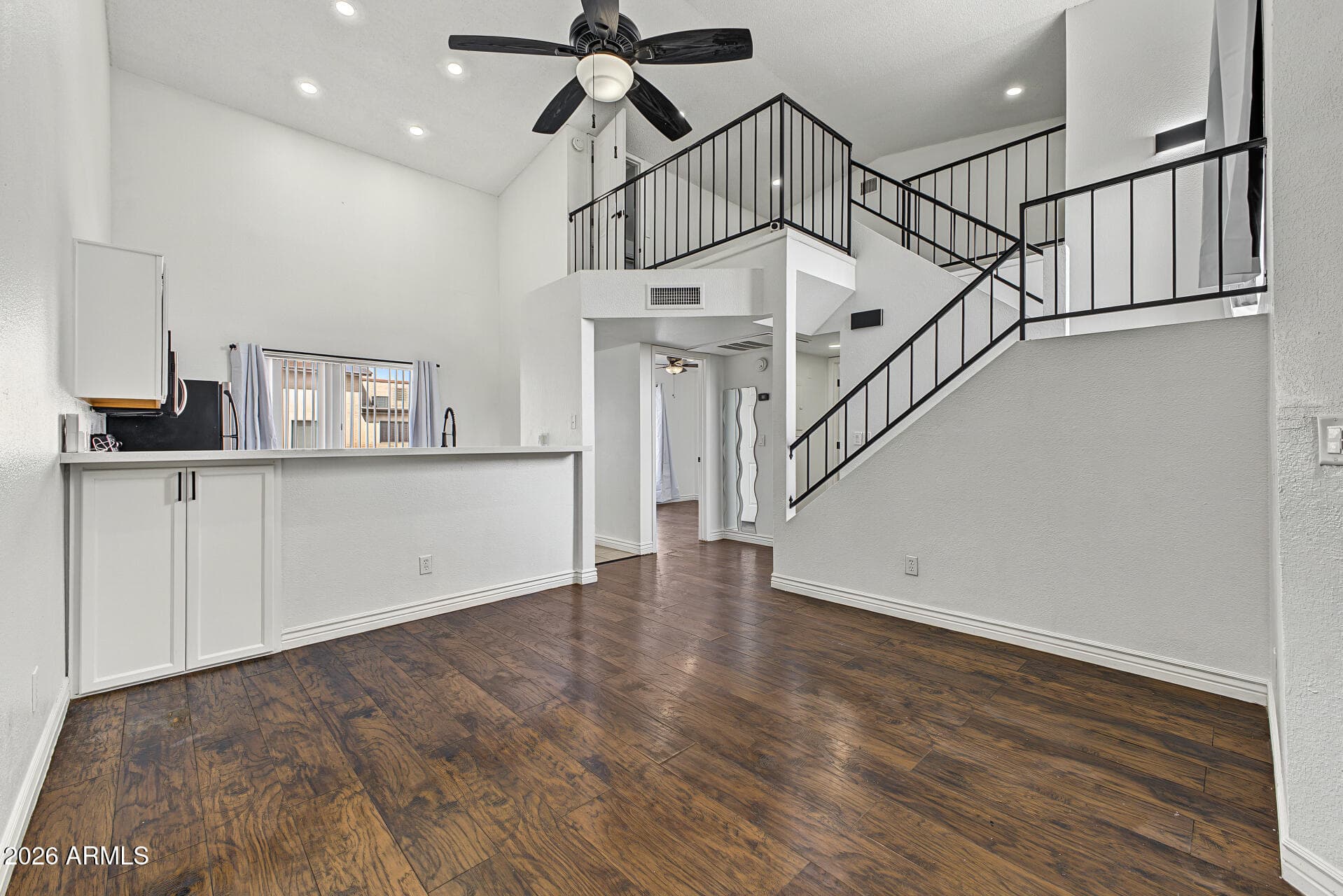 4828 W Orangewood Avenue 202 — photo 2
