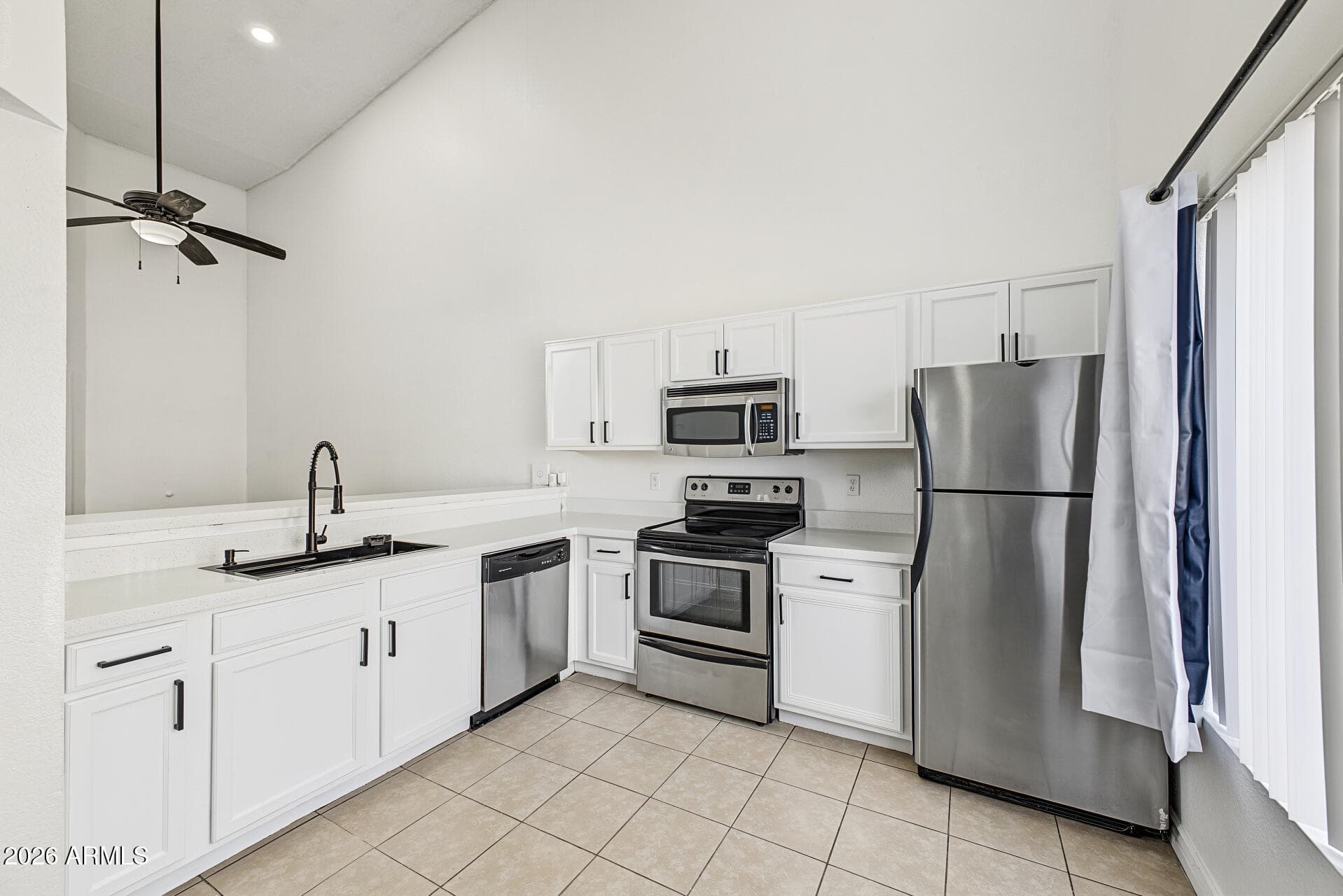 4828 W Orangewood Avenue 202 — photo 8