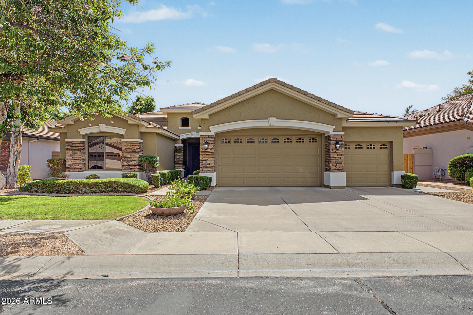 439 W Knight Lane