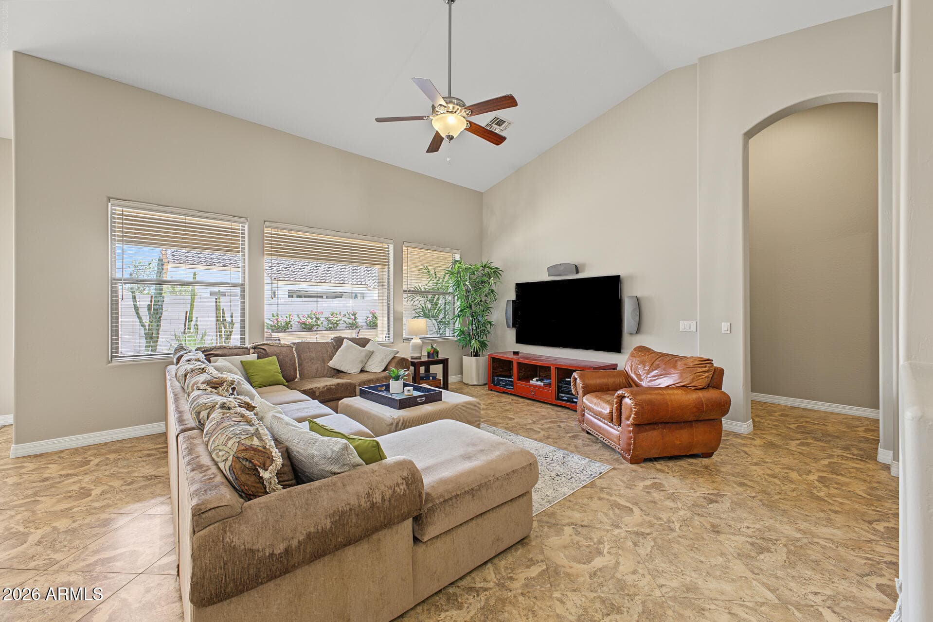439 W Knight Lane — photo 5