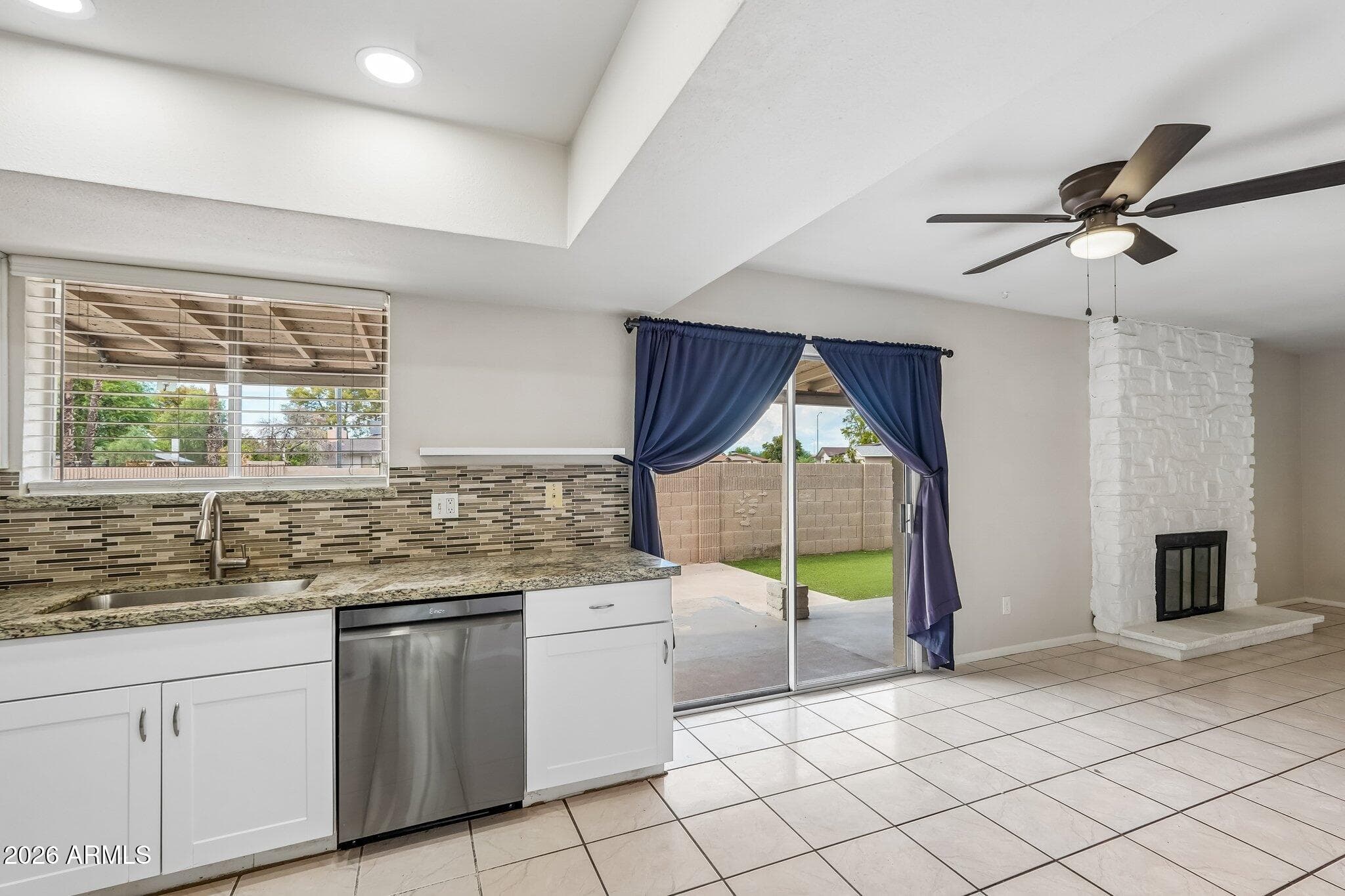 1564 W Irisado Circle — photo 7
