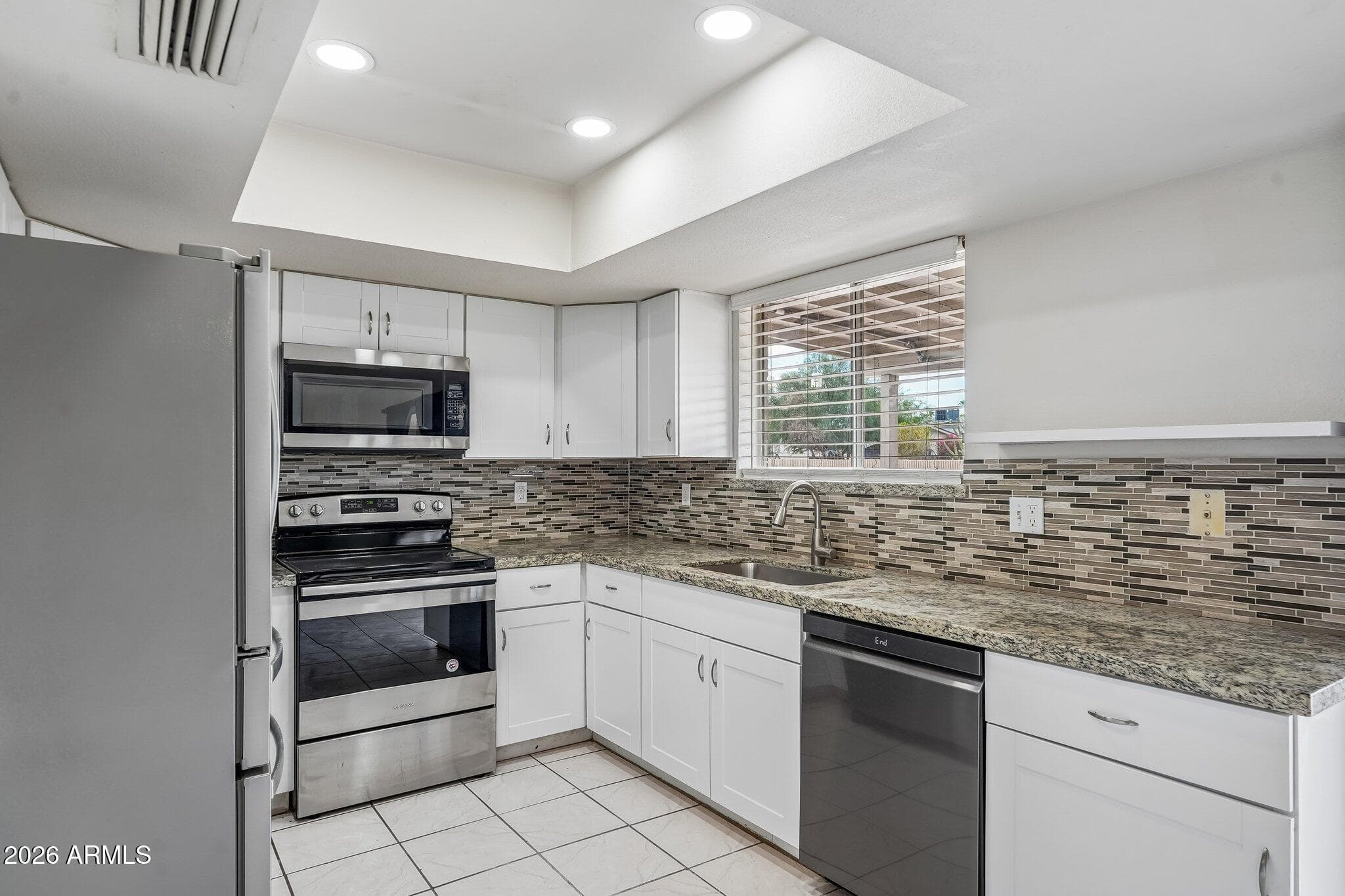 1564 W Irisado Circle — photo 4