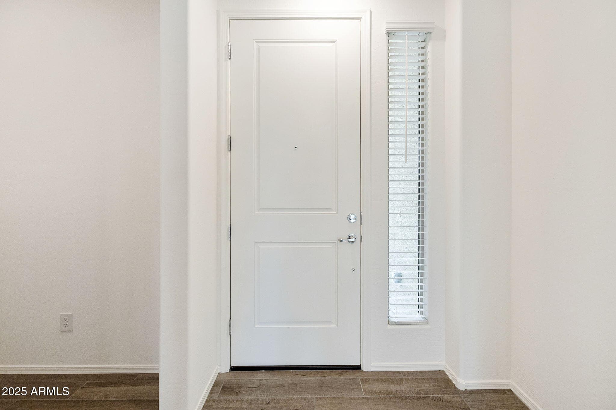 17328 W Dahlia Drive — photo 4