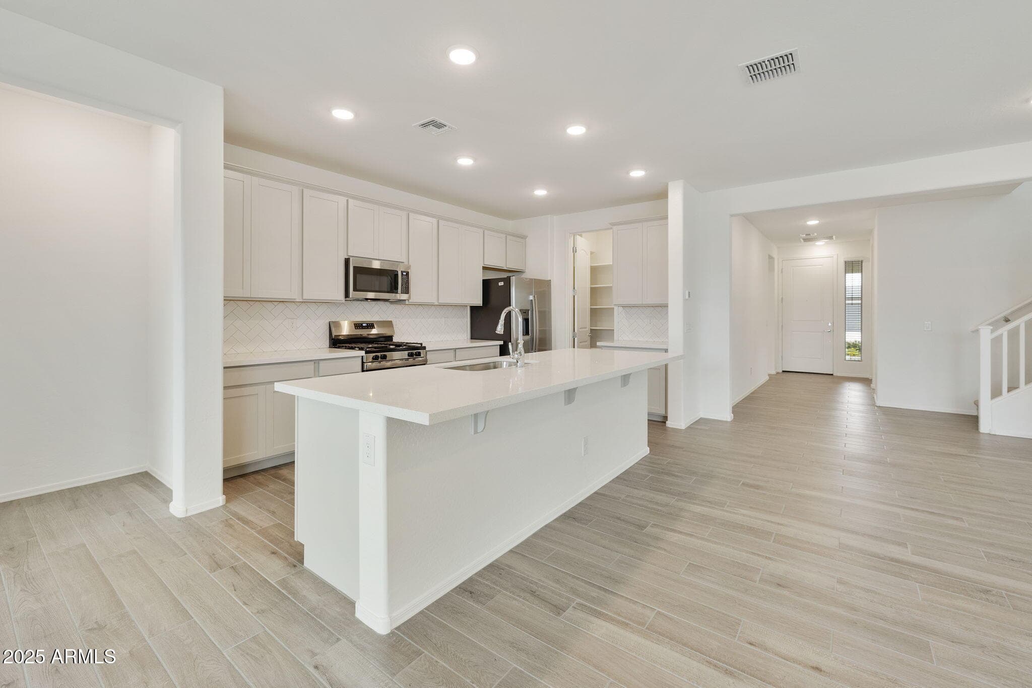 17328 W Dahlia Drive — photo 6