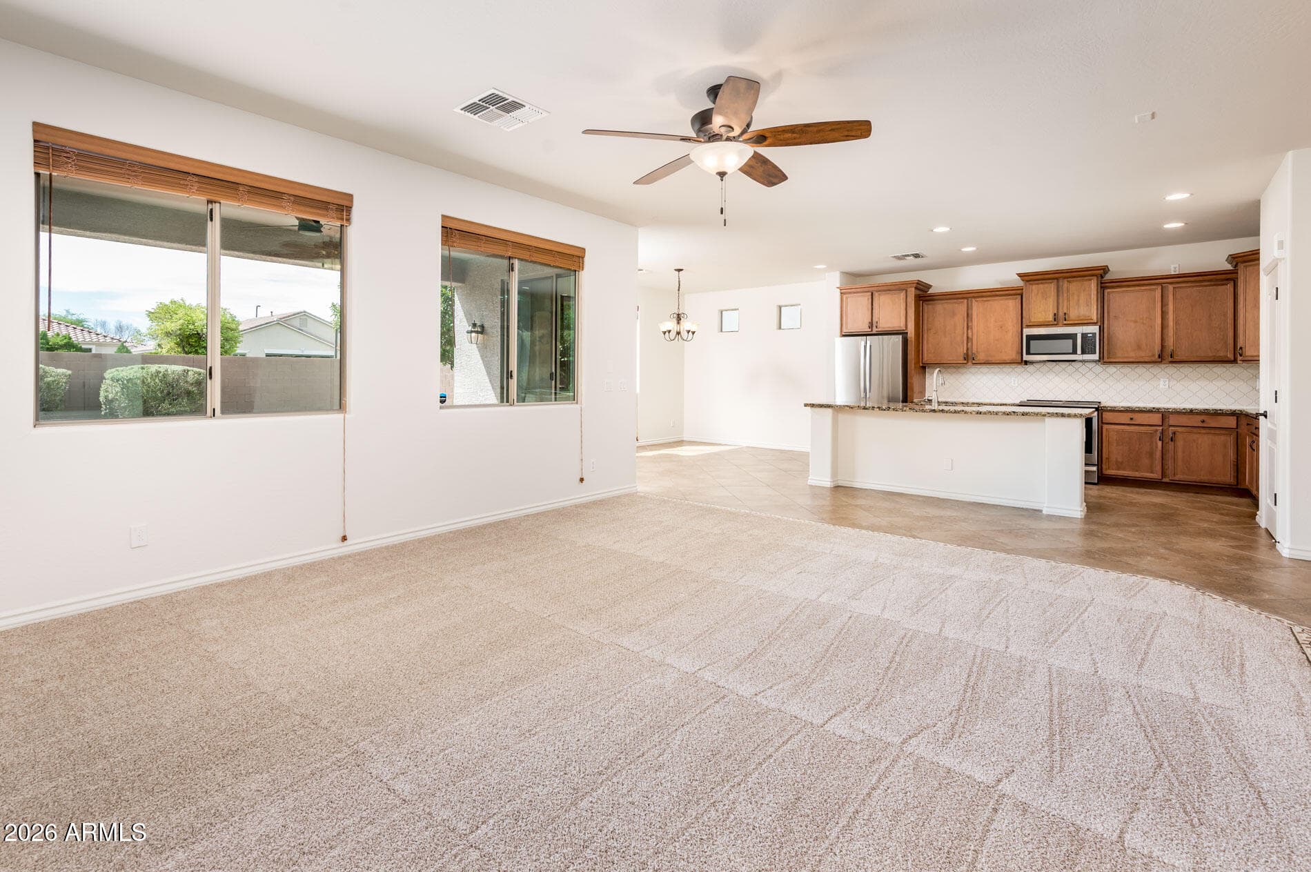 685 E Hummingbird Way — photo 2