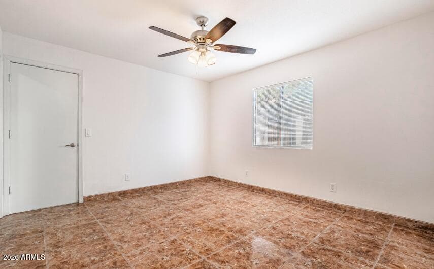 2812 N 45th Avenue — photo 5
