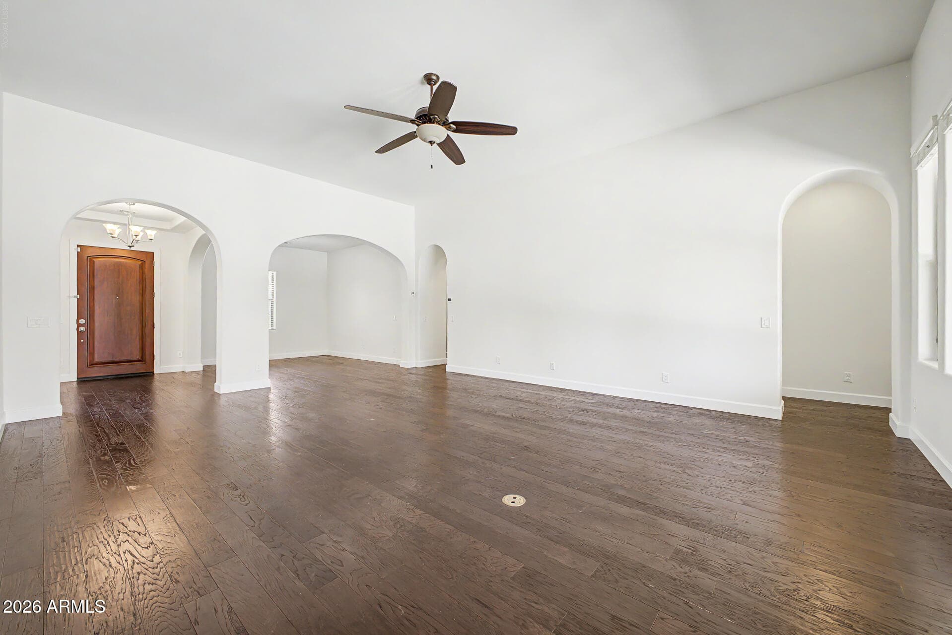 2923 E Constance Way — photo 5