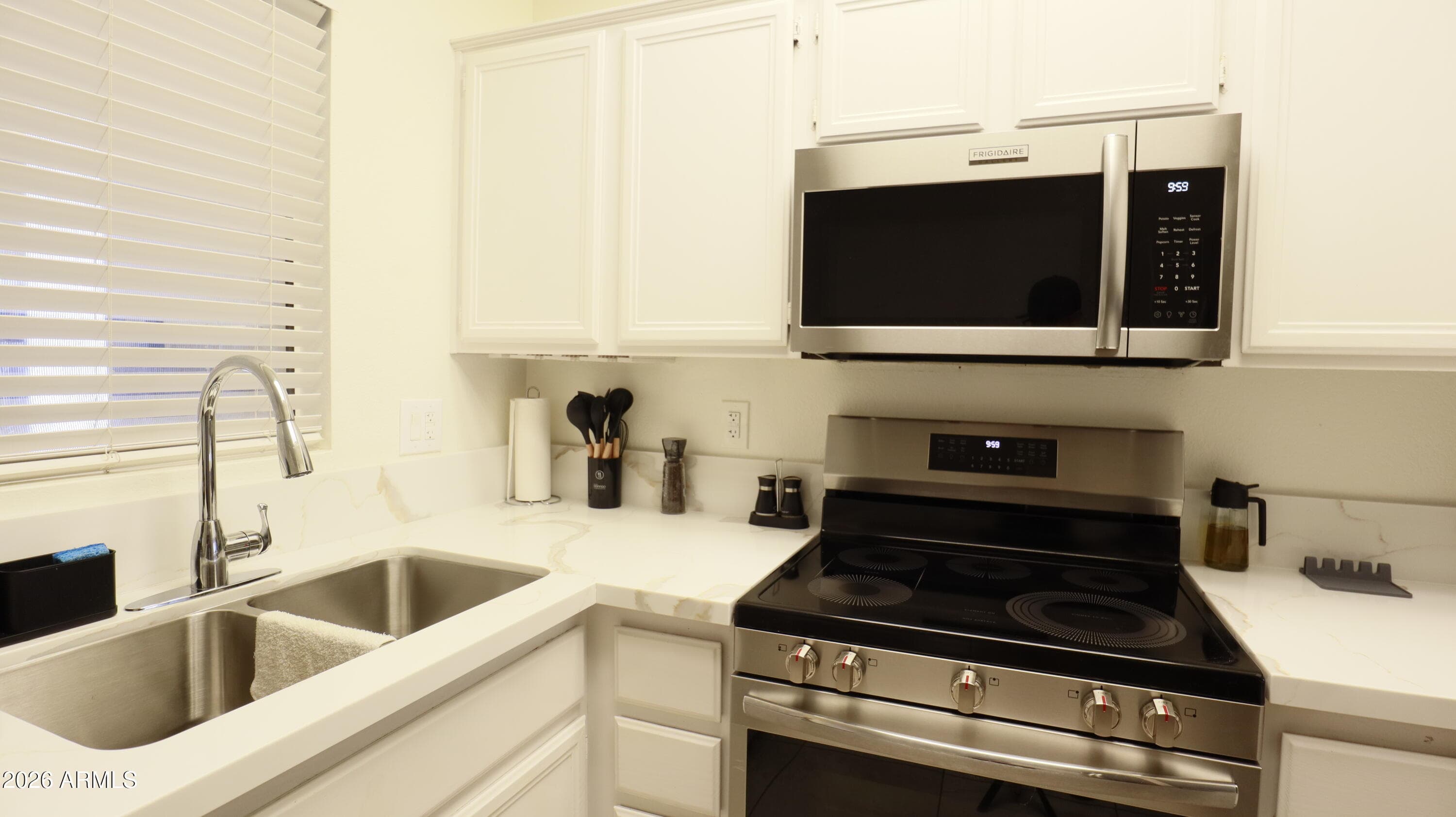 7801 N 44th Drive 1142 — photo 5