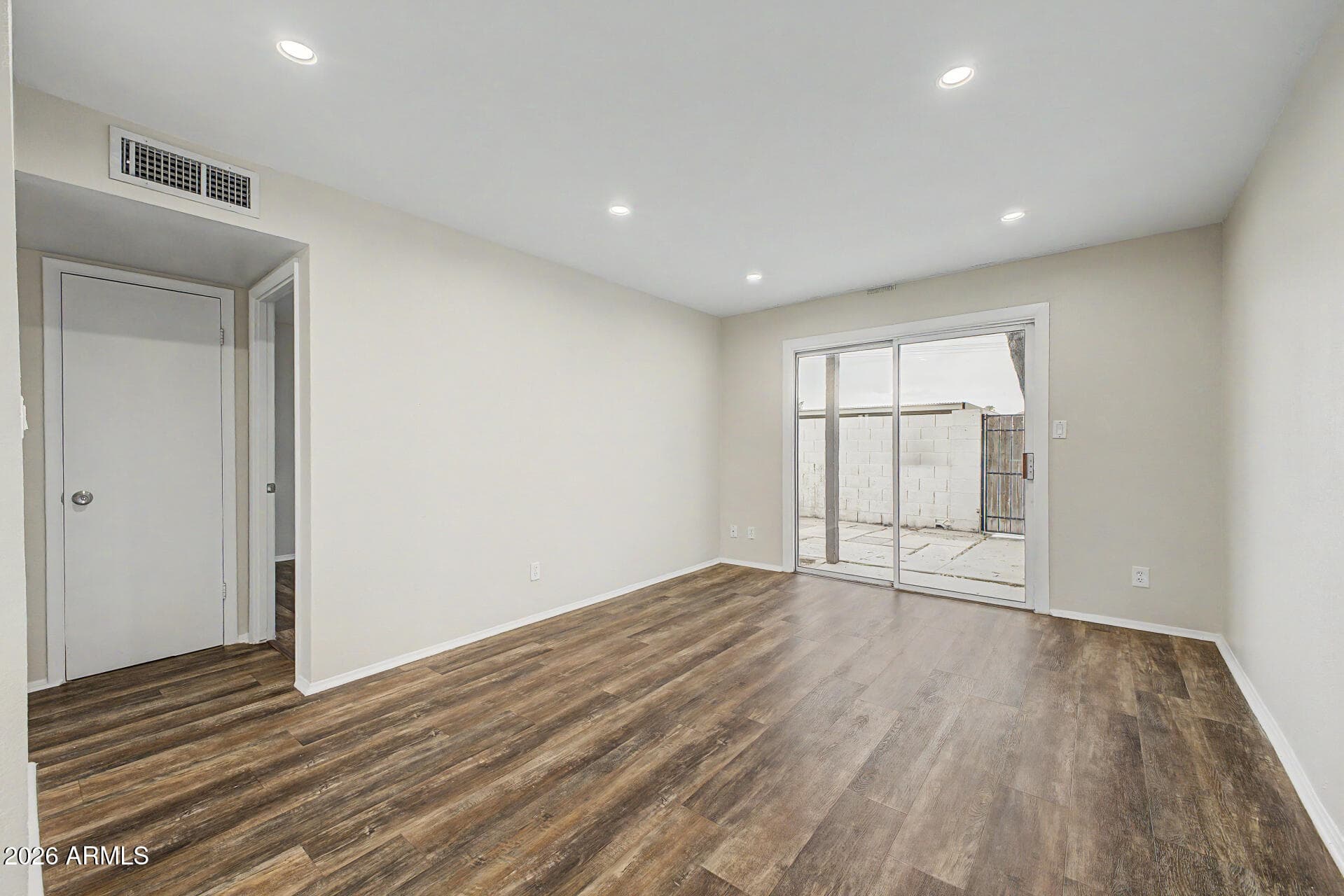 952 E Diamond Drive — photo 8
