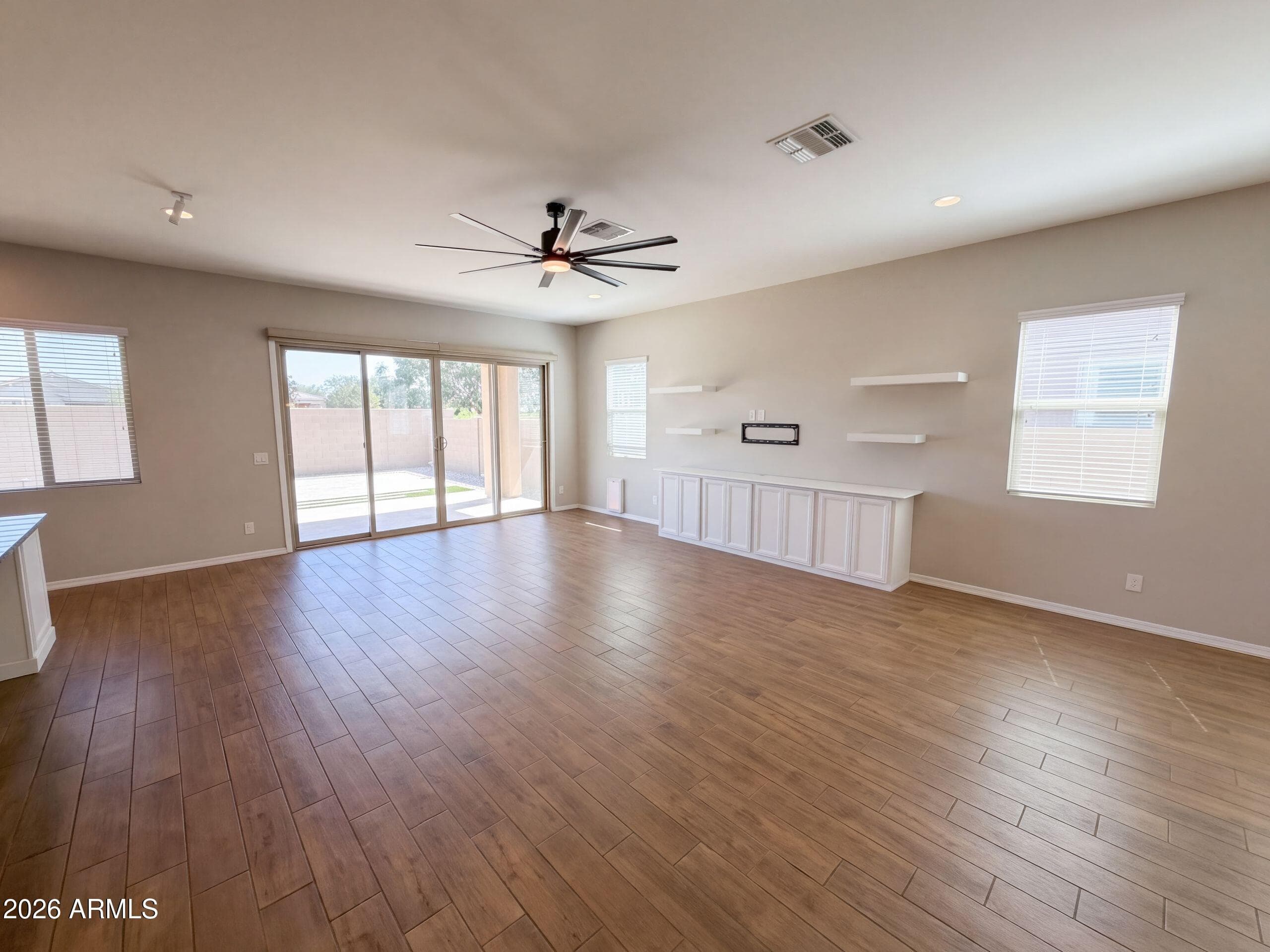 4511 N 93rd Drive — photo 3