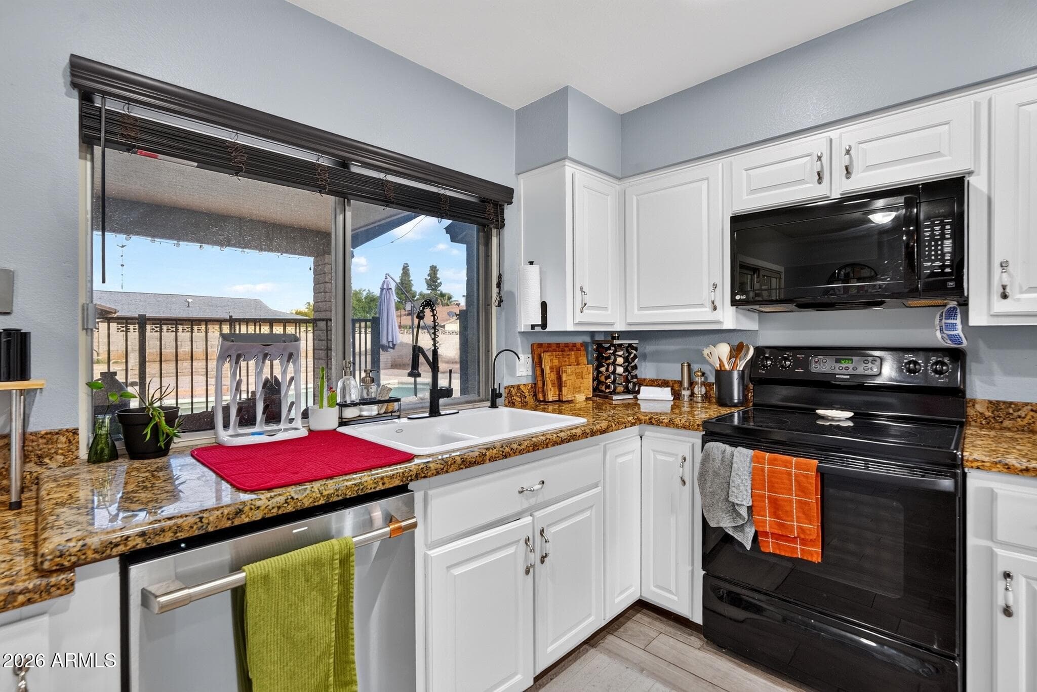 9025 N 48th Drive — photo 5