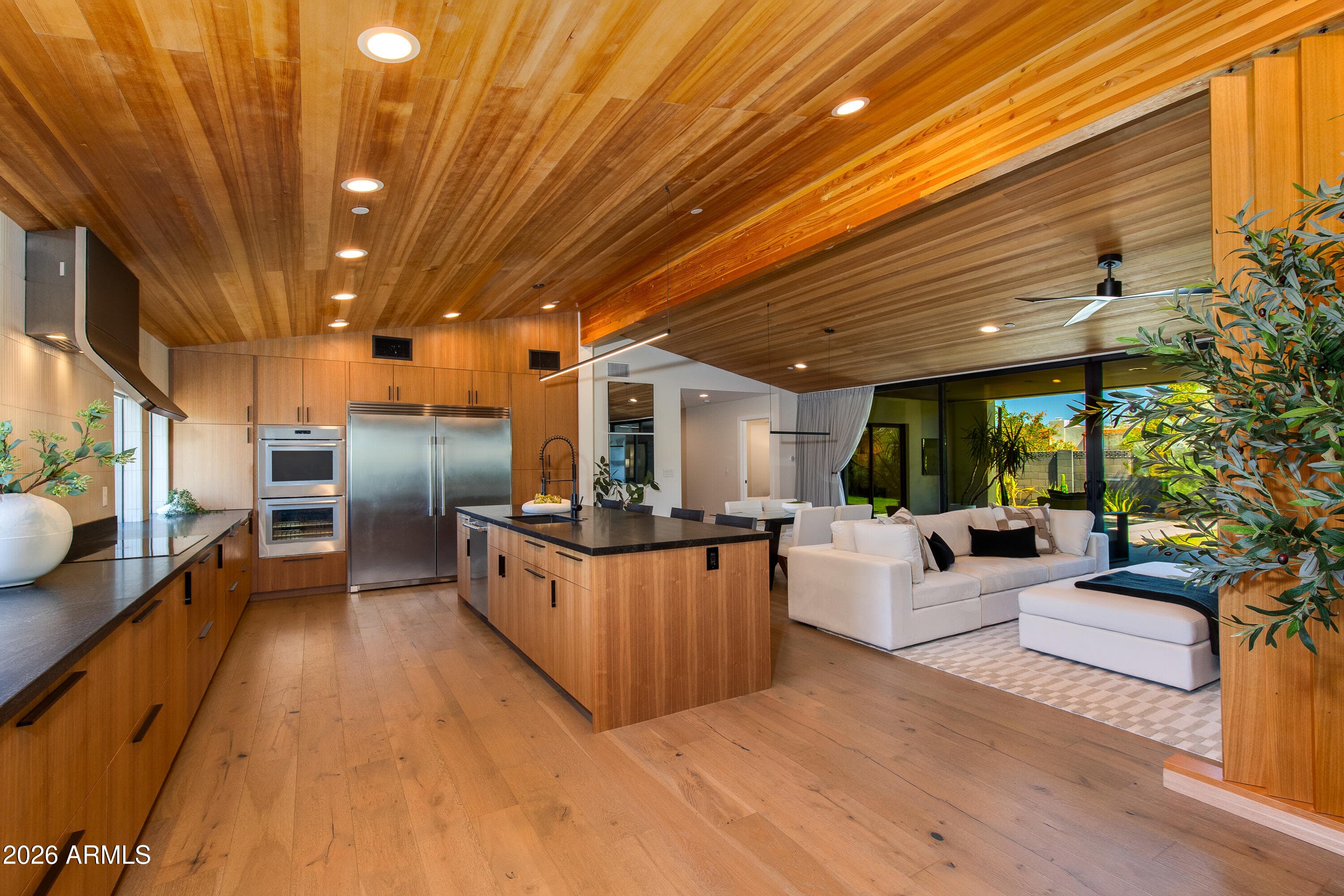 2022 E Gardenia Avenue — photo 4