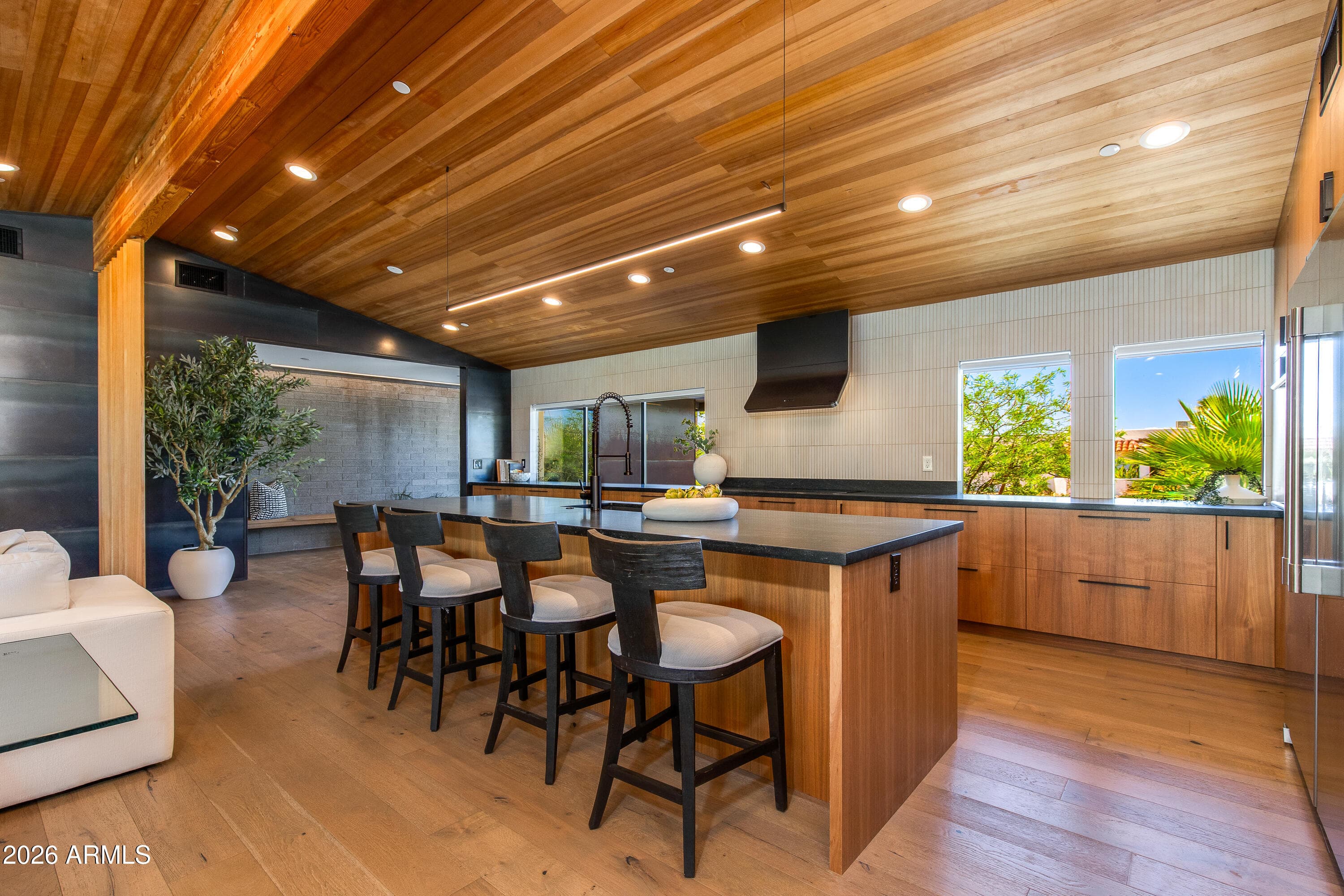 2022 E Gardenia Avenue — photo 5