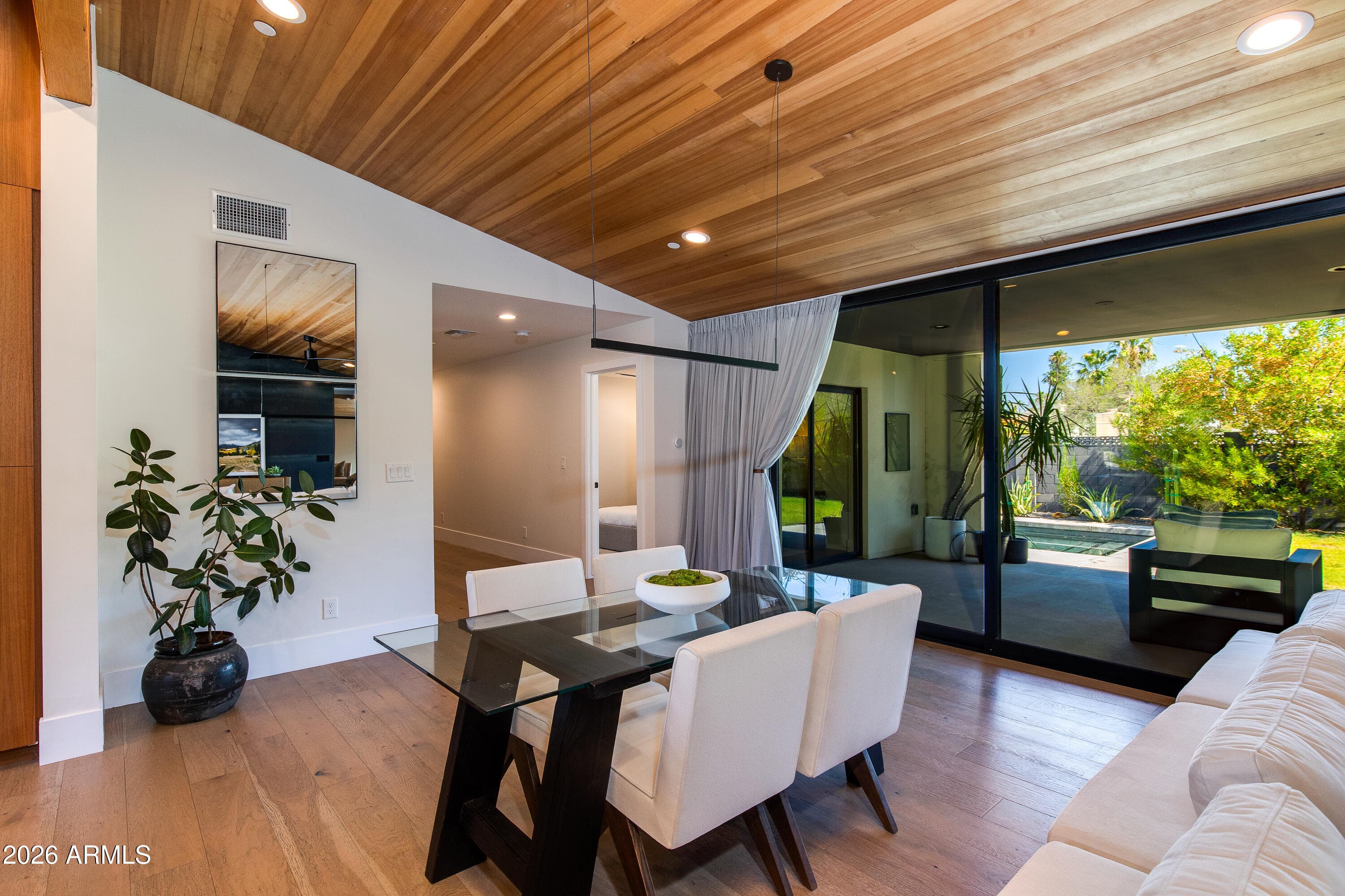 2022 E Gardenia Avenue — photo 6