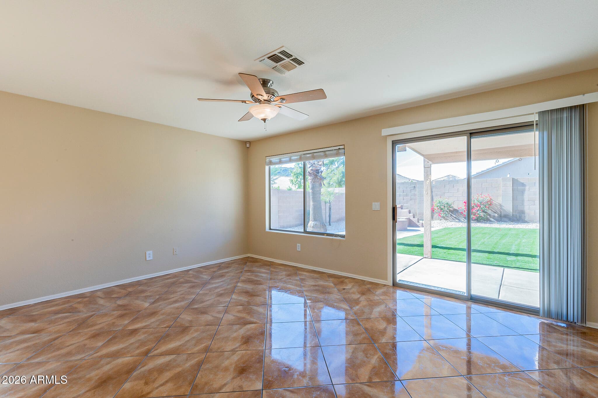 2228 E Avenida Del Sol — photo 7